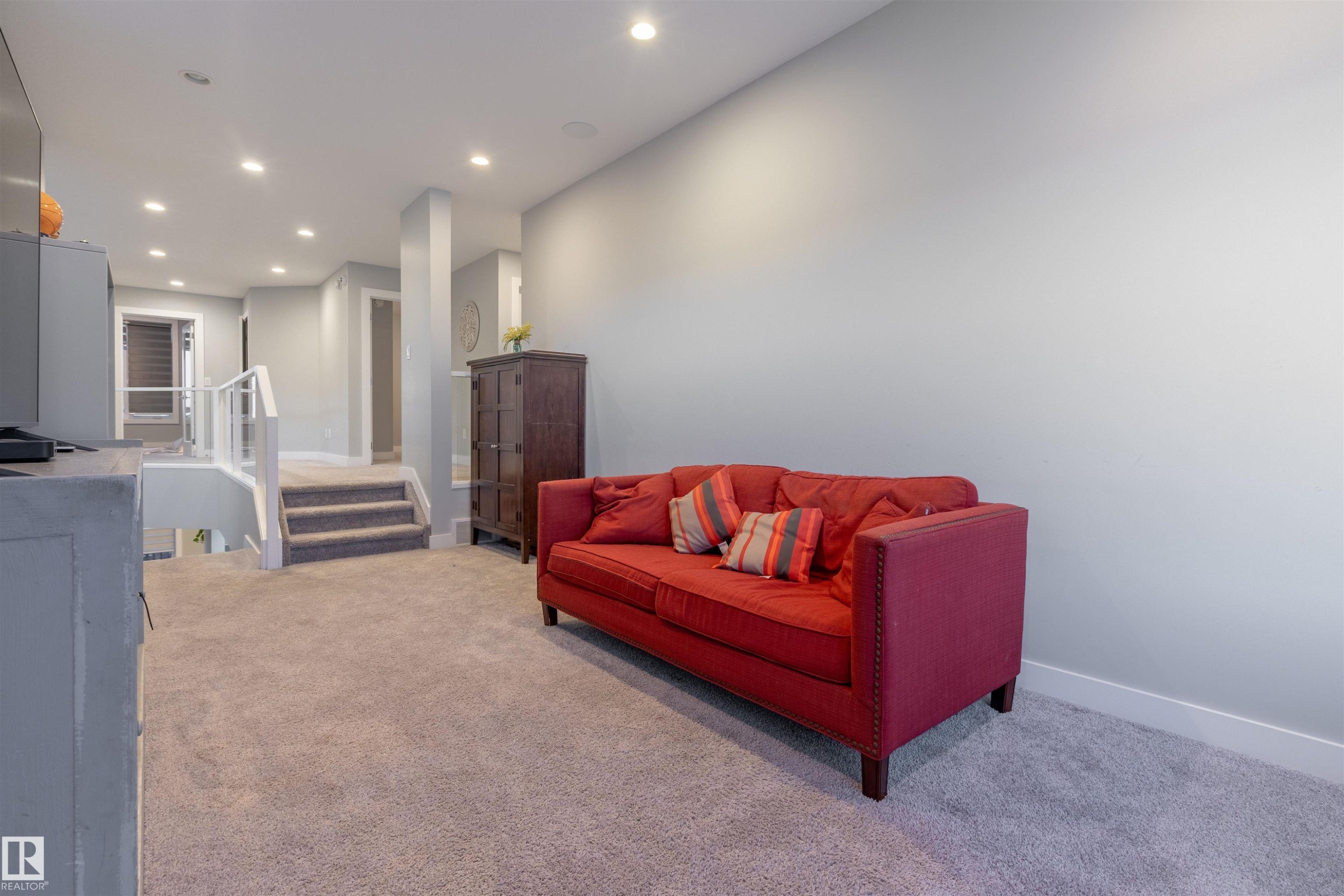 2118 Cavanagh Drive, Edmonton, AB - Indoor Photo Showing Other Room