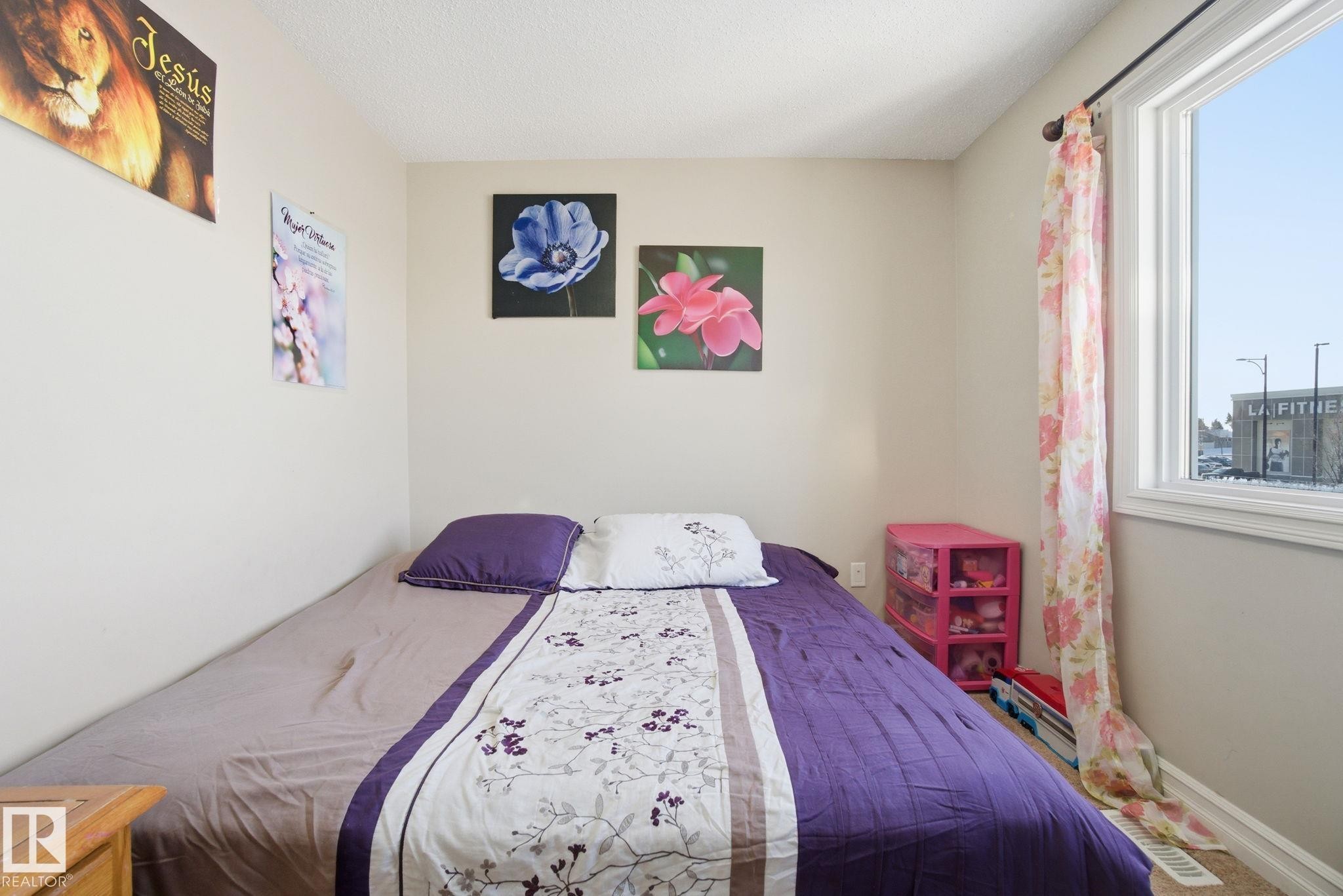 16734 122A Street, Edmonton, AB - Indoor Photo Showing Bedroom