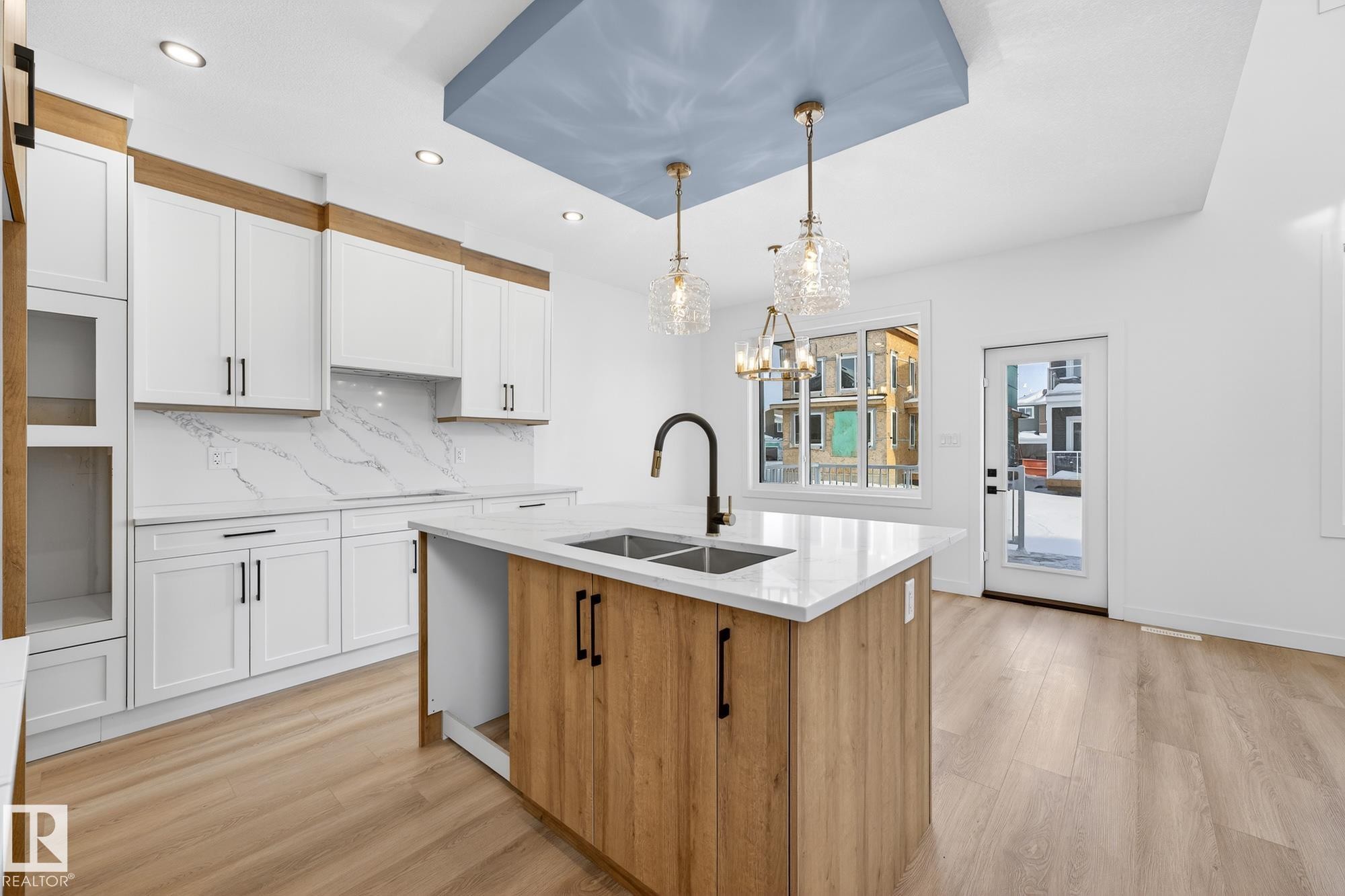 49 Eldridge Point, St. Albert, AB - Indoor Photo Showing Kitchen With Double Sink With Upgraded Kitchen