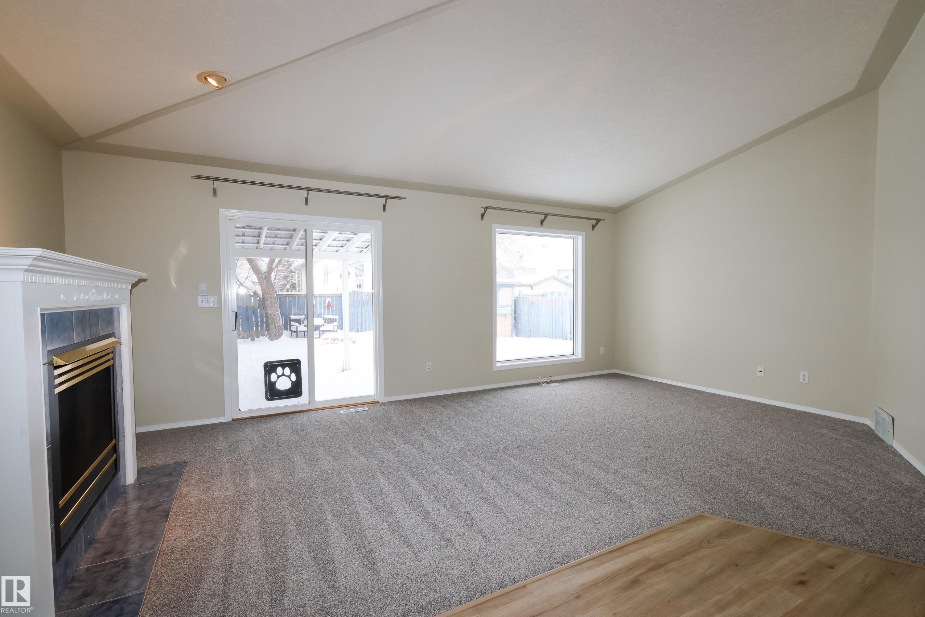 Morinville, AB - Indoor Photo Showing Other Room