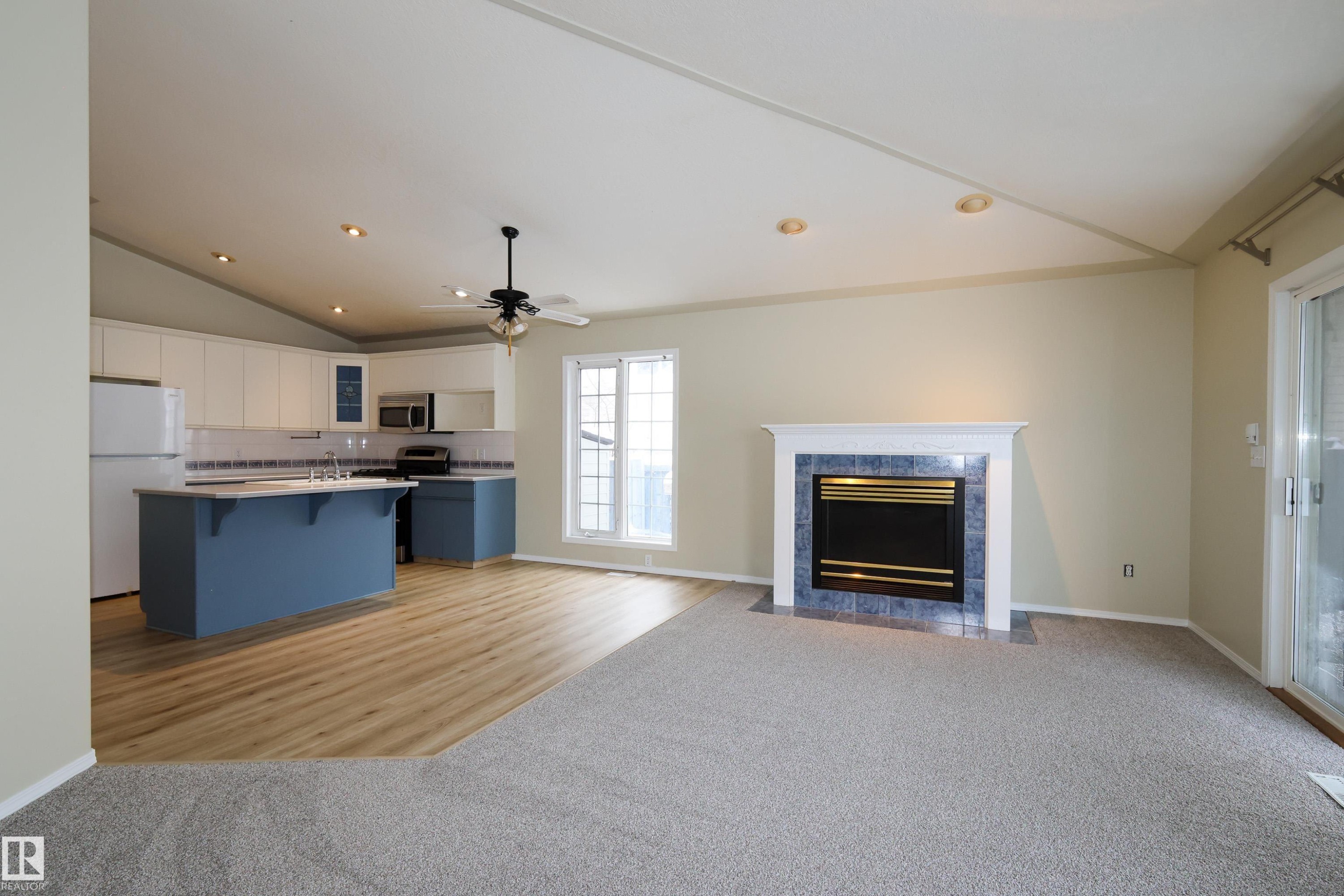 Morinville, AB - Indoor With Fireplace