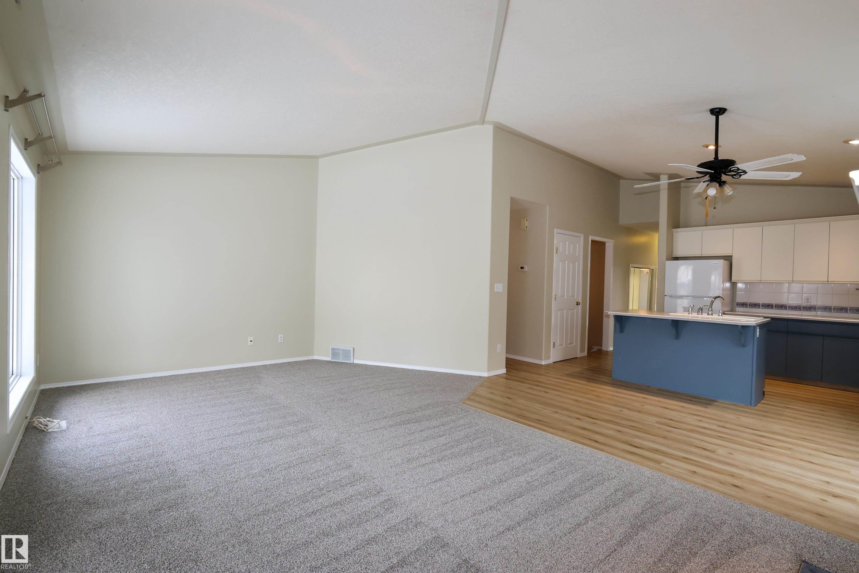 Morinville, AB - Indoor Photo Showing Kitchen