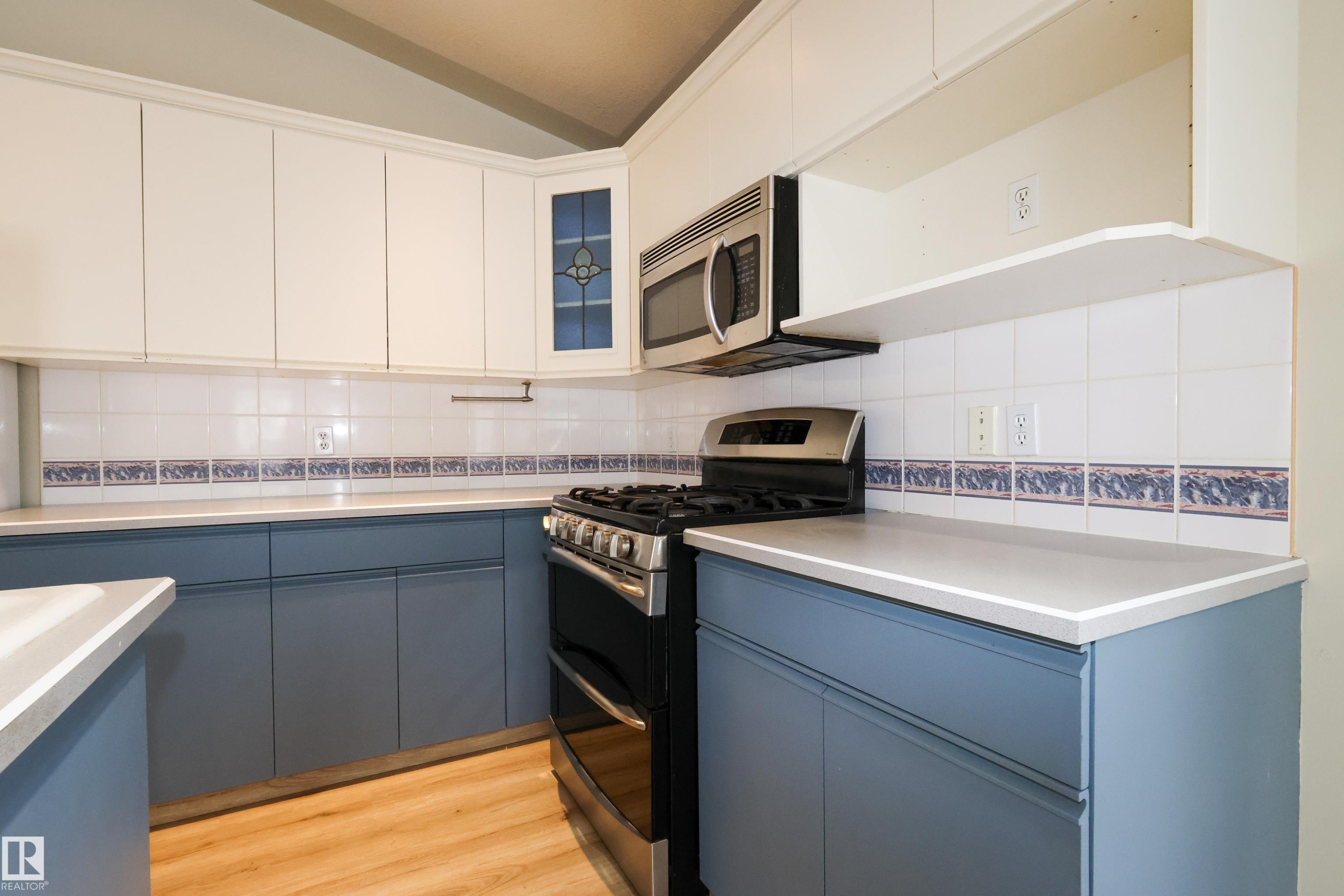 Morinville, AB - Indoor Photo Showing Kitchen