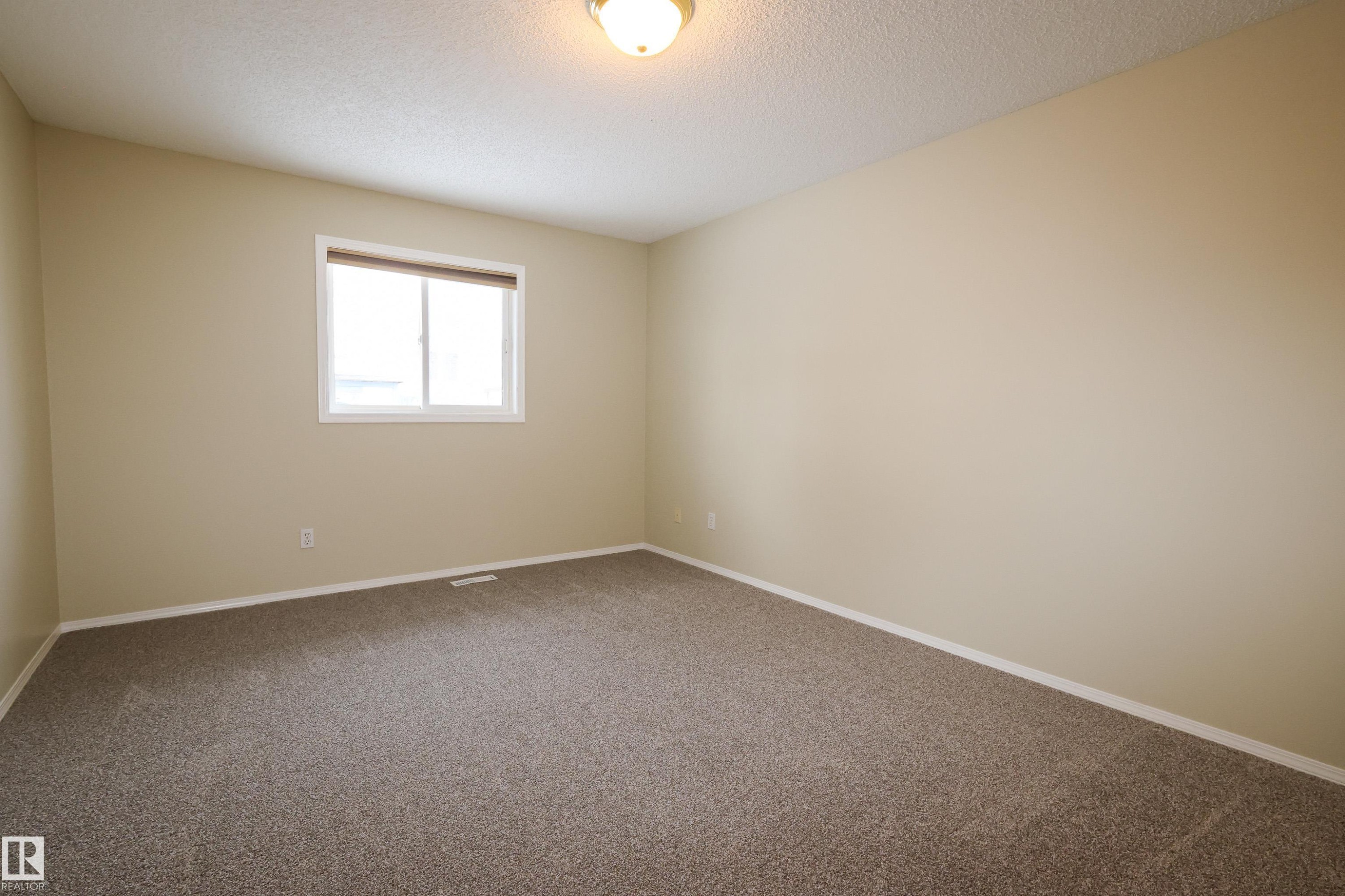 Morinville, AB - Indoor Photo Showing Other Room