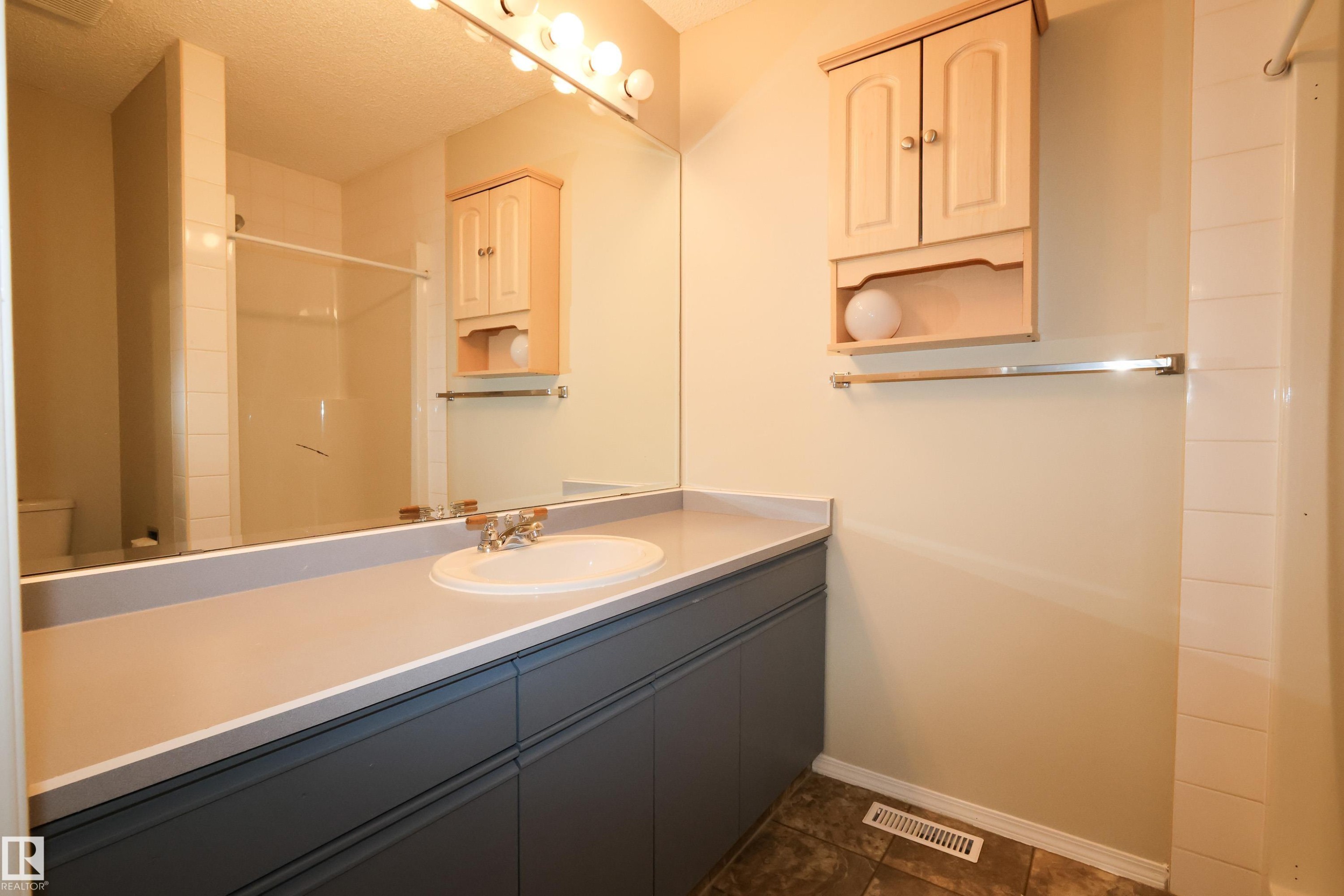 Morinville, AB - Indoor Photo Showing Bathroom