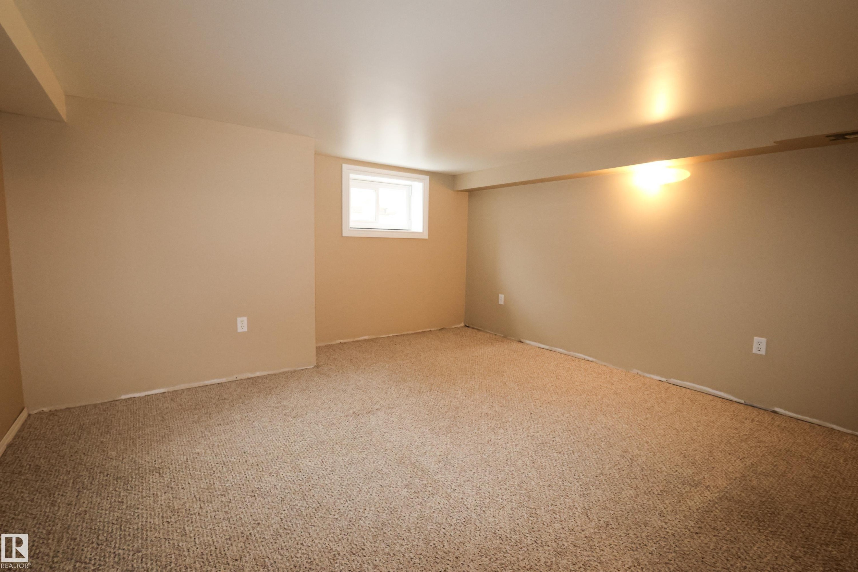 Morinville, AB - Indoor