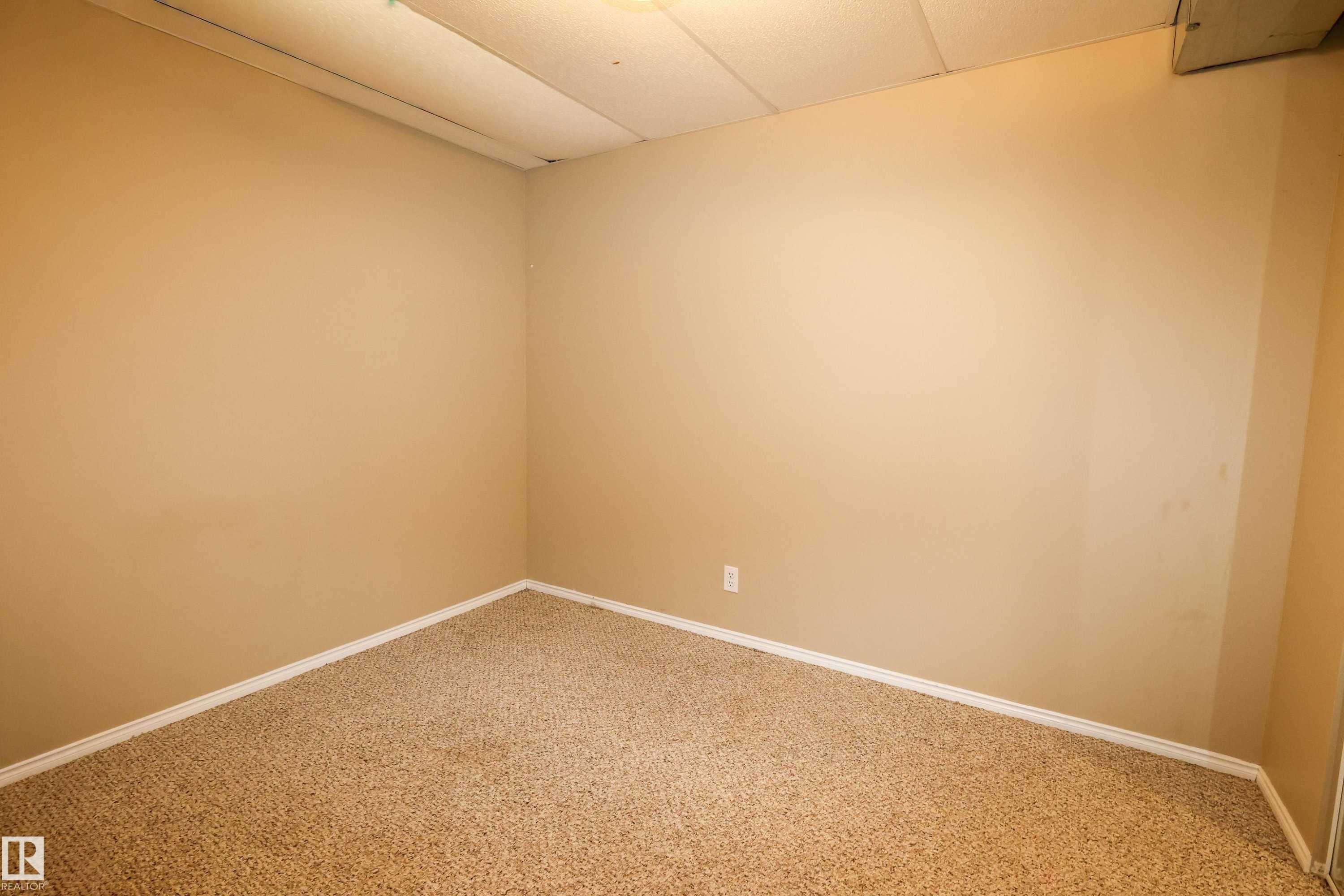 Morinville, AB - Indoor Photo Showing Other Room