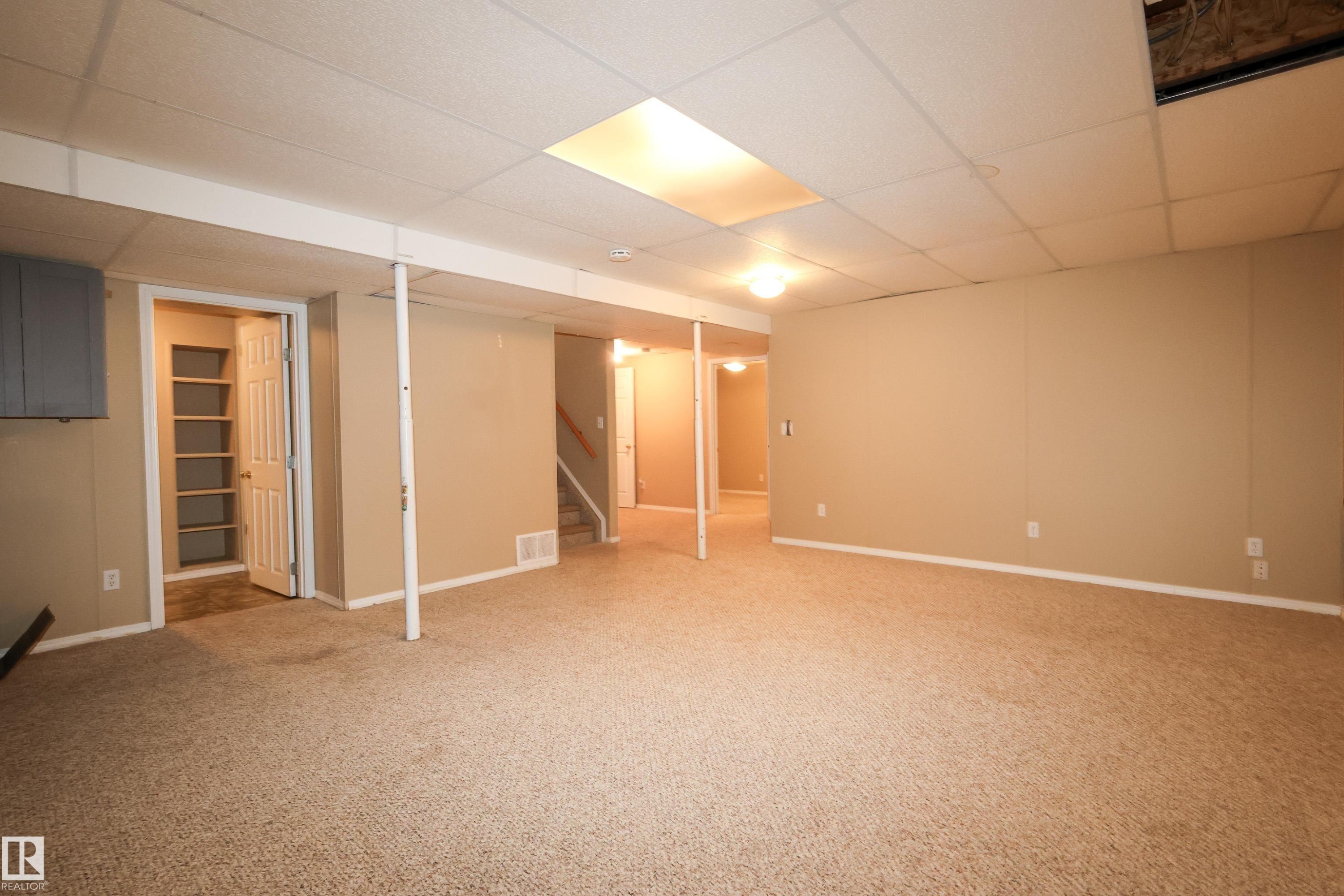 Morinville, AB - Indoor