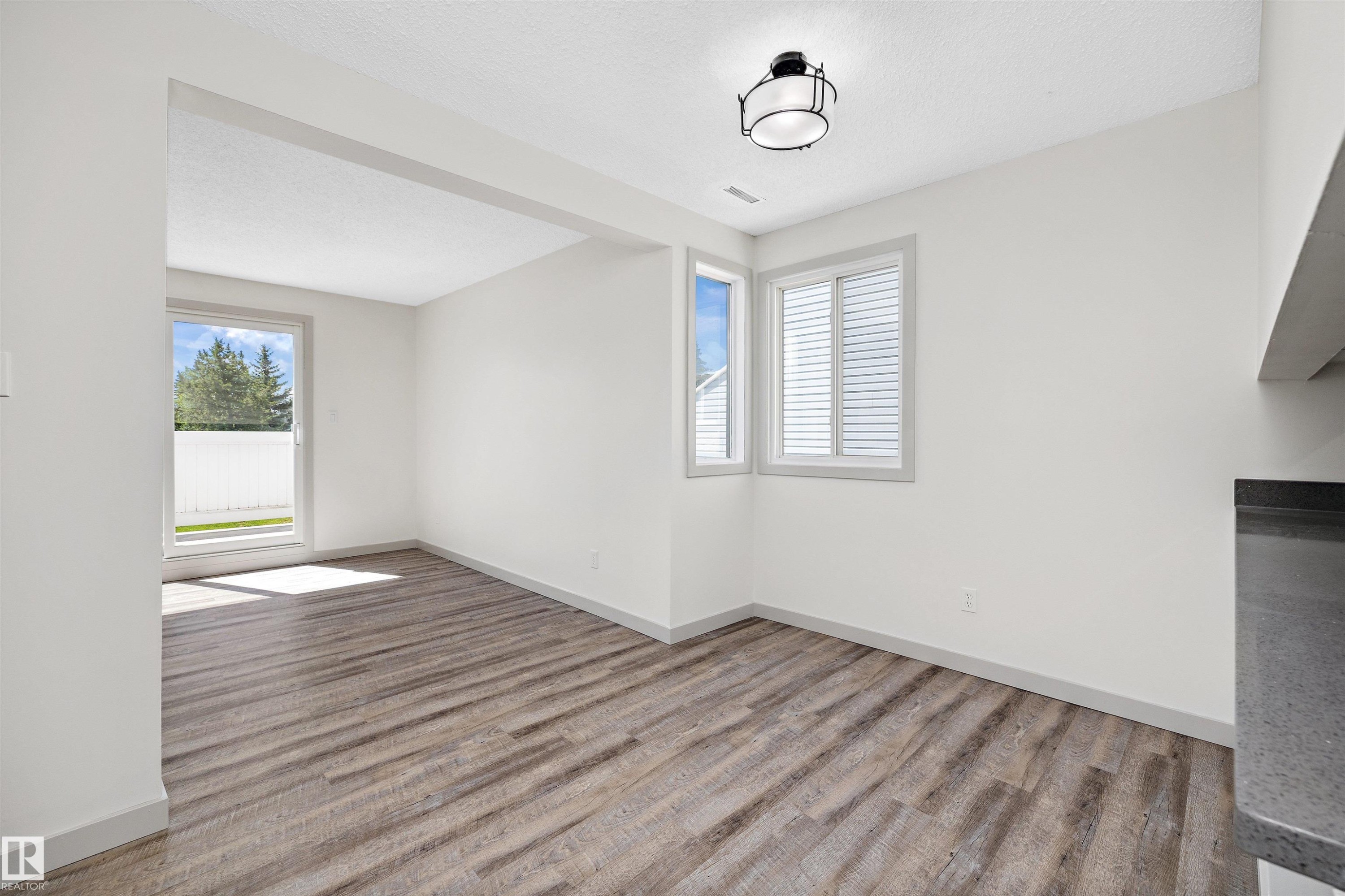 189 Lancaster Terrace, Edmonton, AB - Indoor Photo Showing Other Room