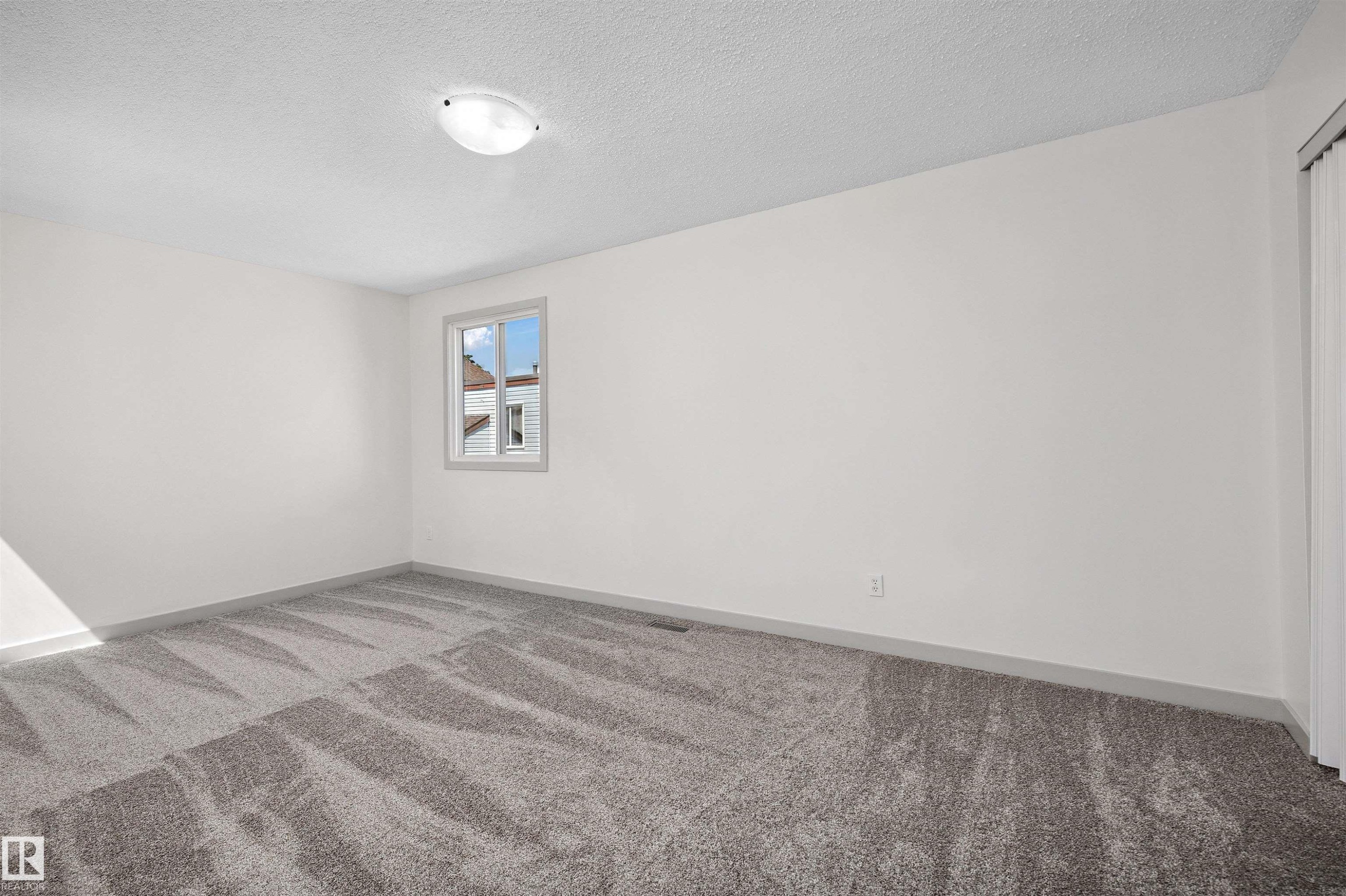 189 Lancaster Terrace, Edmonton, AB - Indoor Photo Showing Other Room