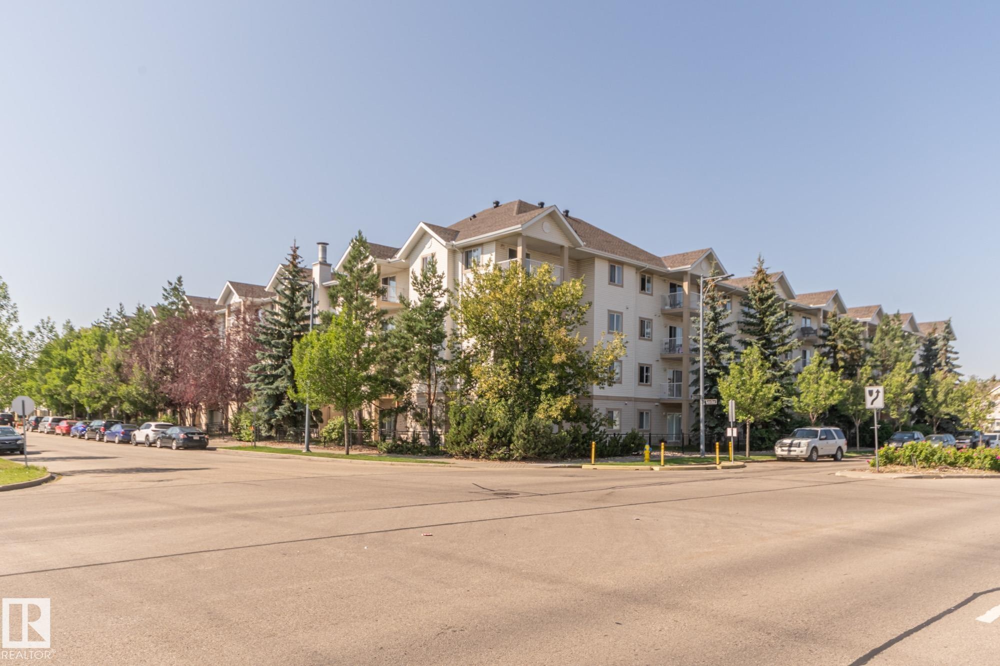 119 245 Edwards Drive, Edmonton, AB - Outdoor