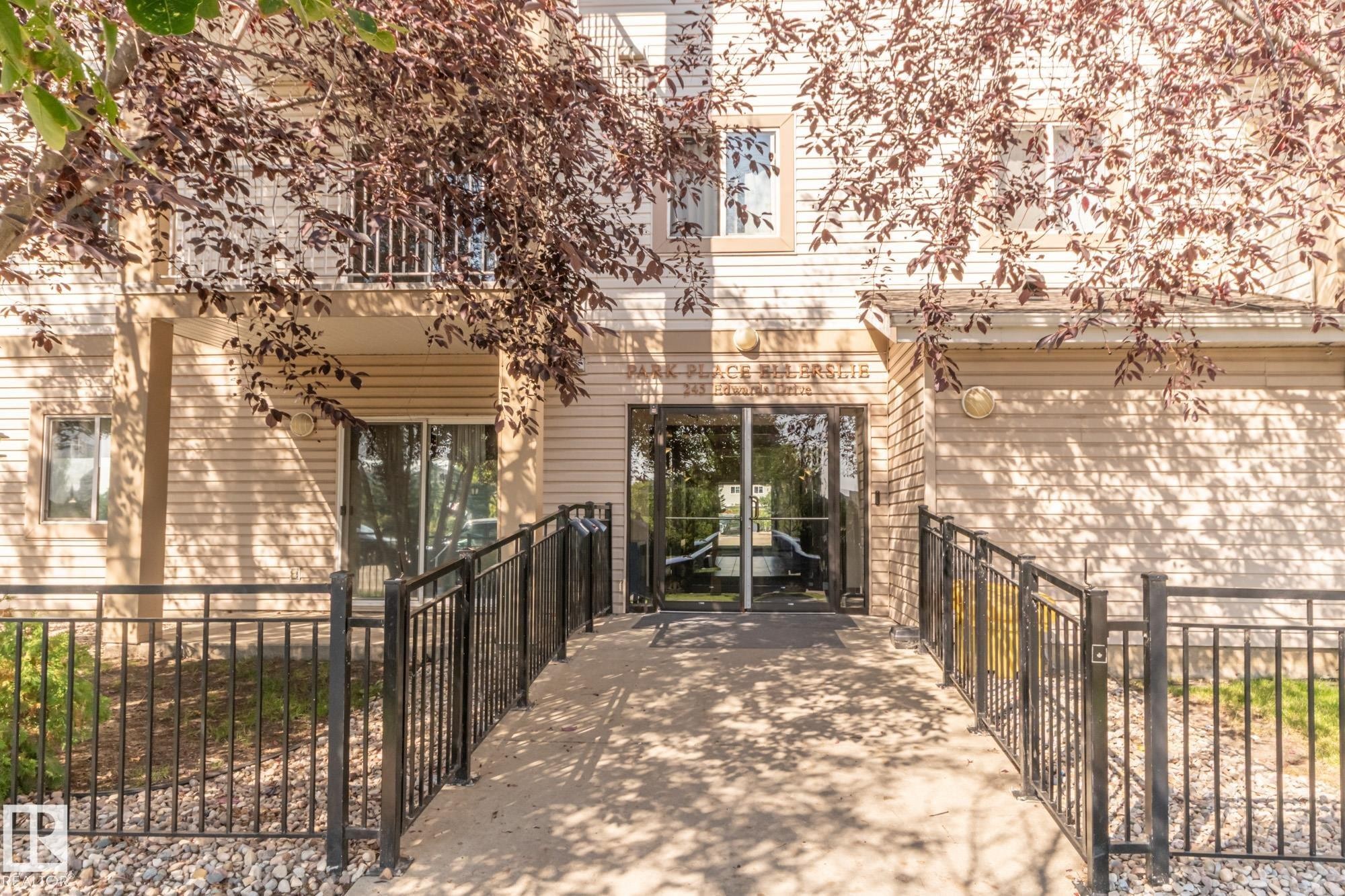 119 245 Edwards Drive, Edmonton, AB - Outdoor