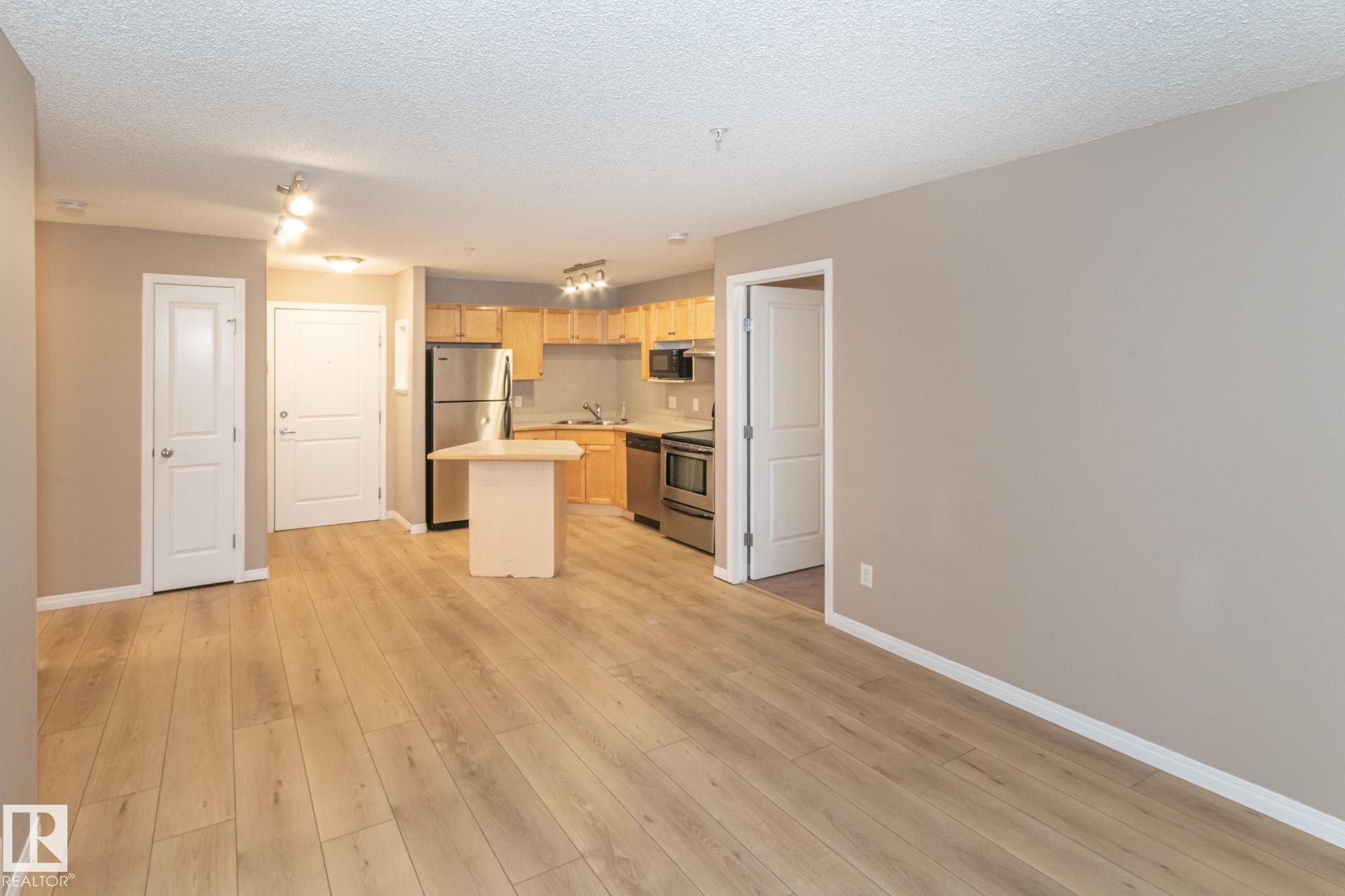 119 245 Edwards Drive, Edmonton, AB - Indoor Photo Showing Kitchen
