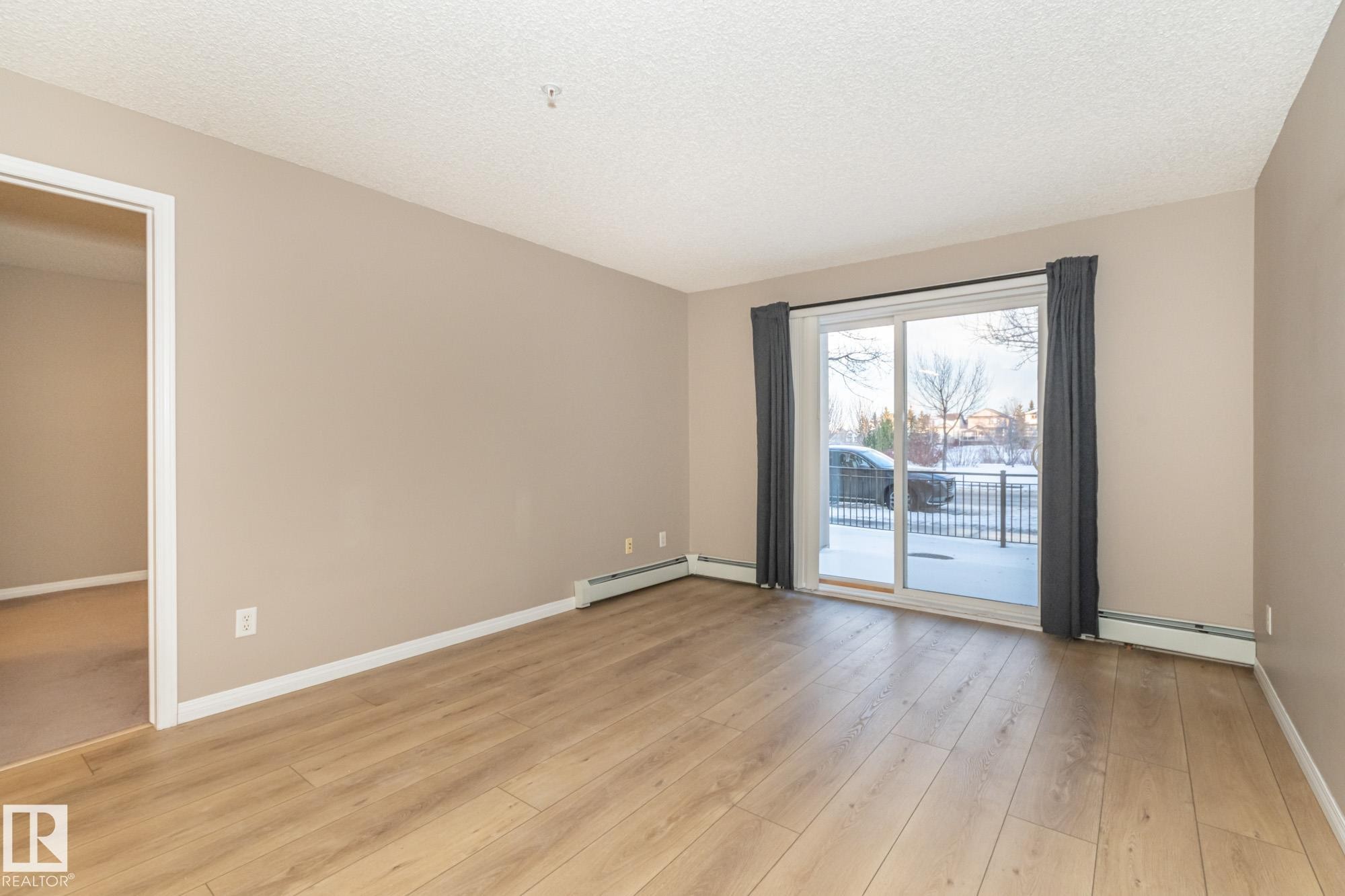 119 245 Edwards Drive, Edmonton, AB - Indoor Photo Showing Other Room