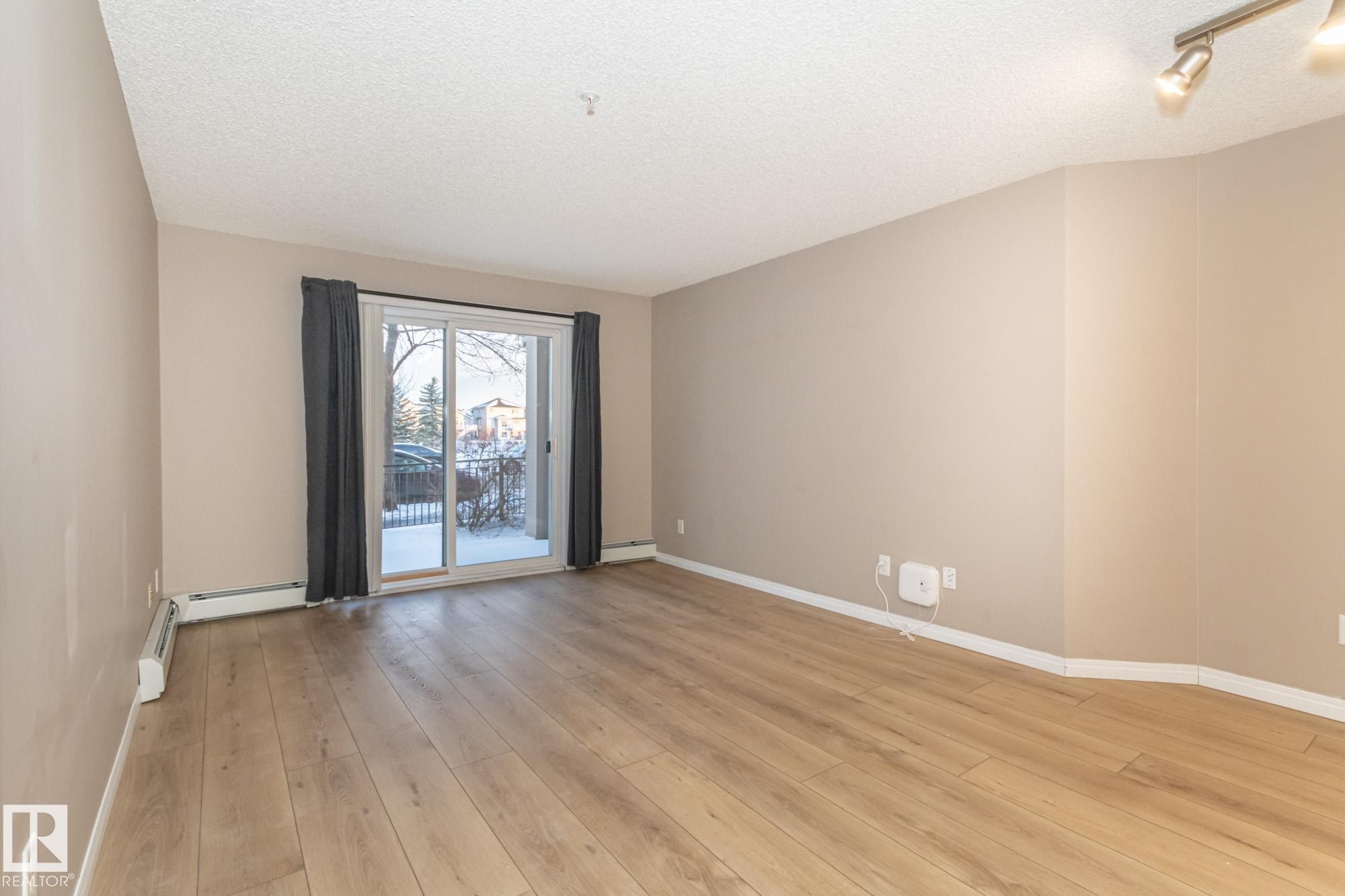 119 245 Edwards Drive, Edmonton, AB - Indoor Photo Showing Other Room