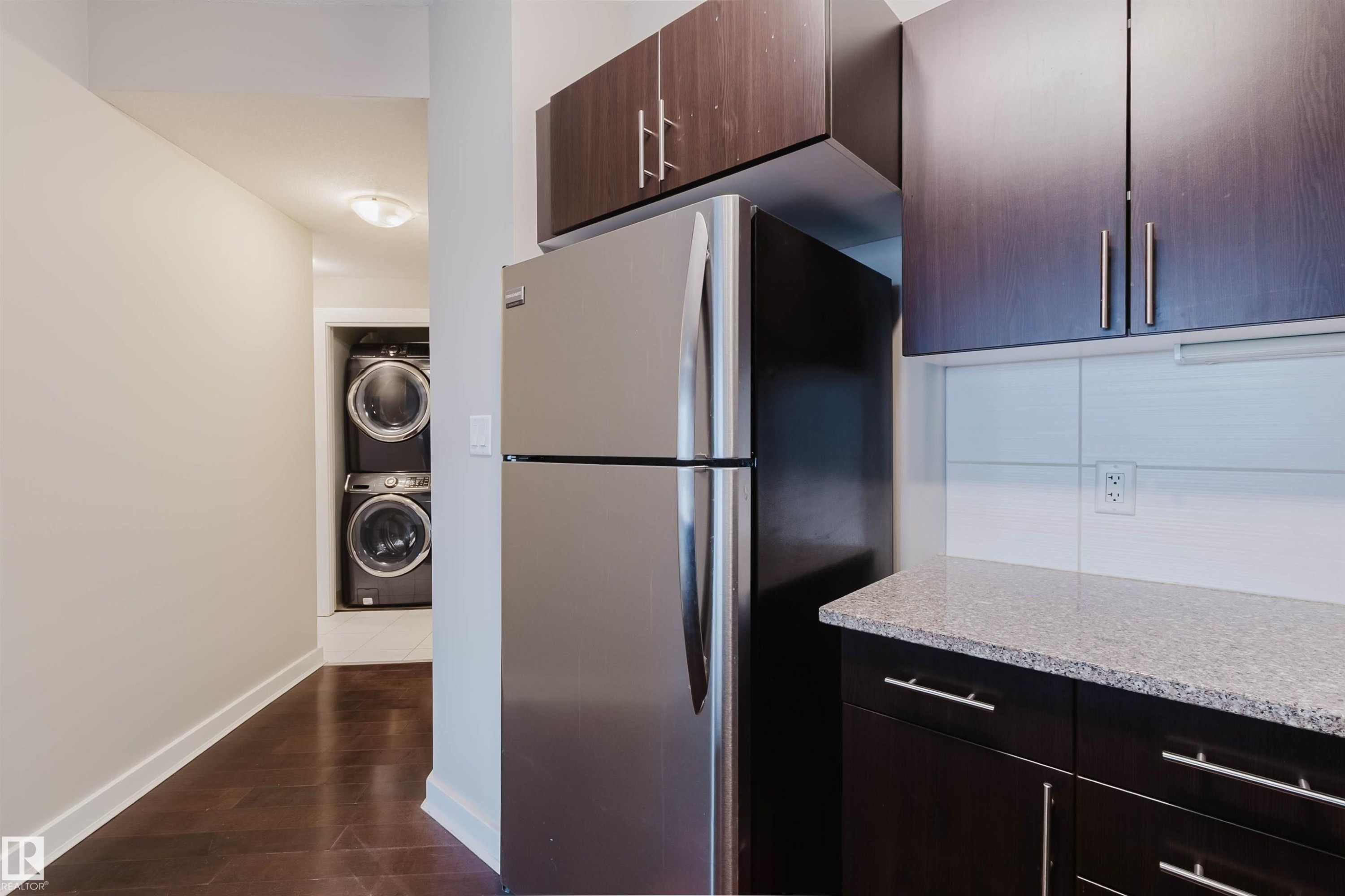 Edmonton, AB - Indoor Photo Showing Kitchen
