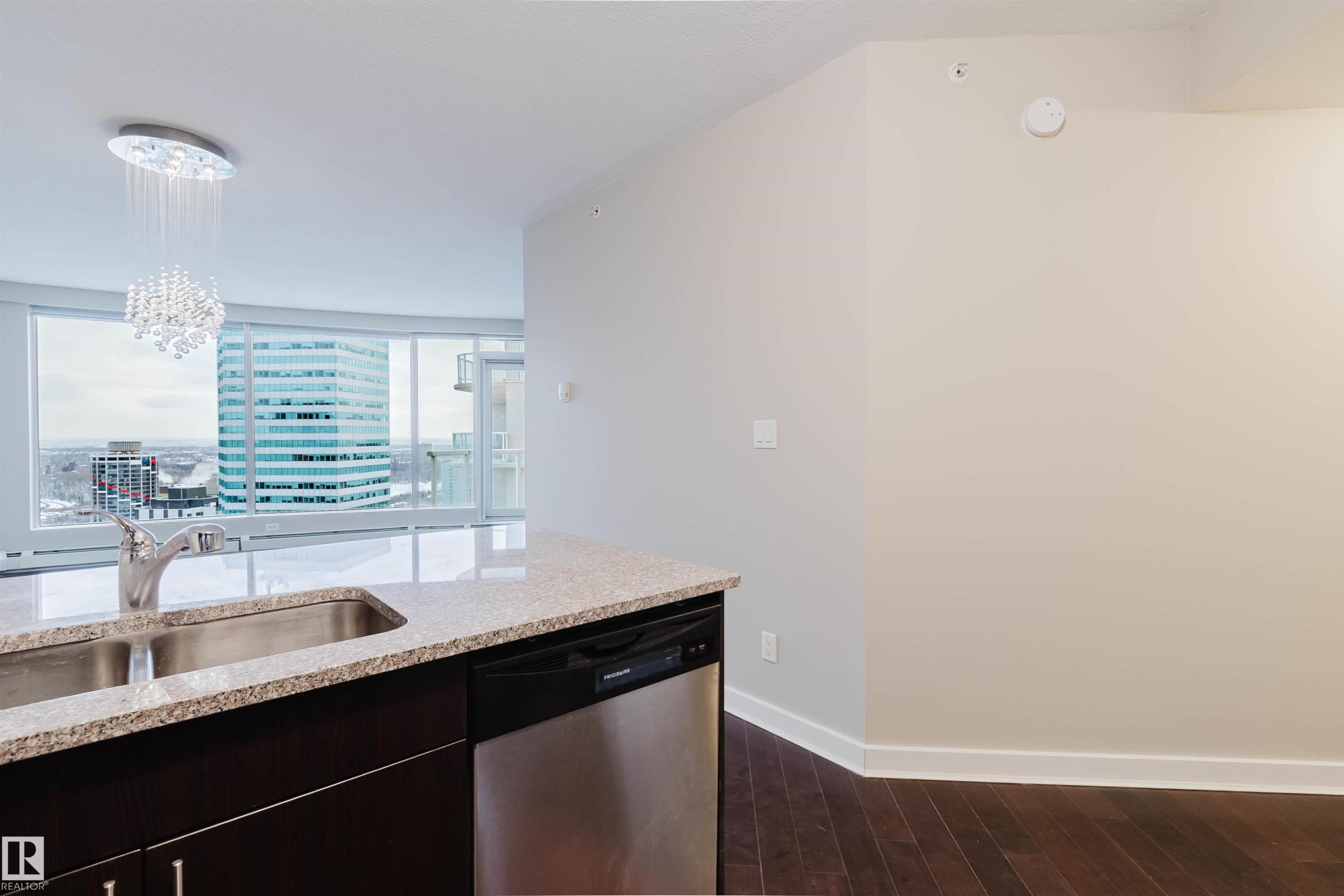 Edmonton, AB - Indoor Photo Showing Kitchen