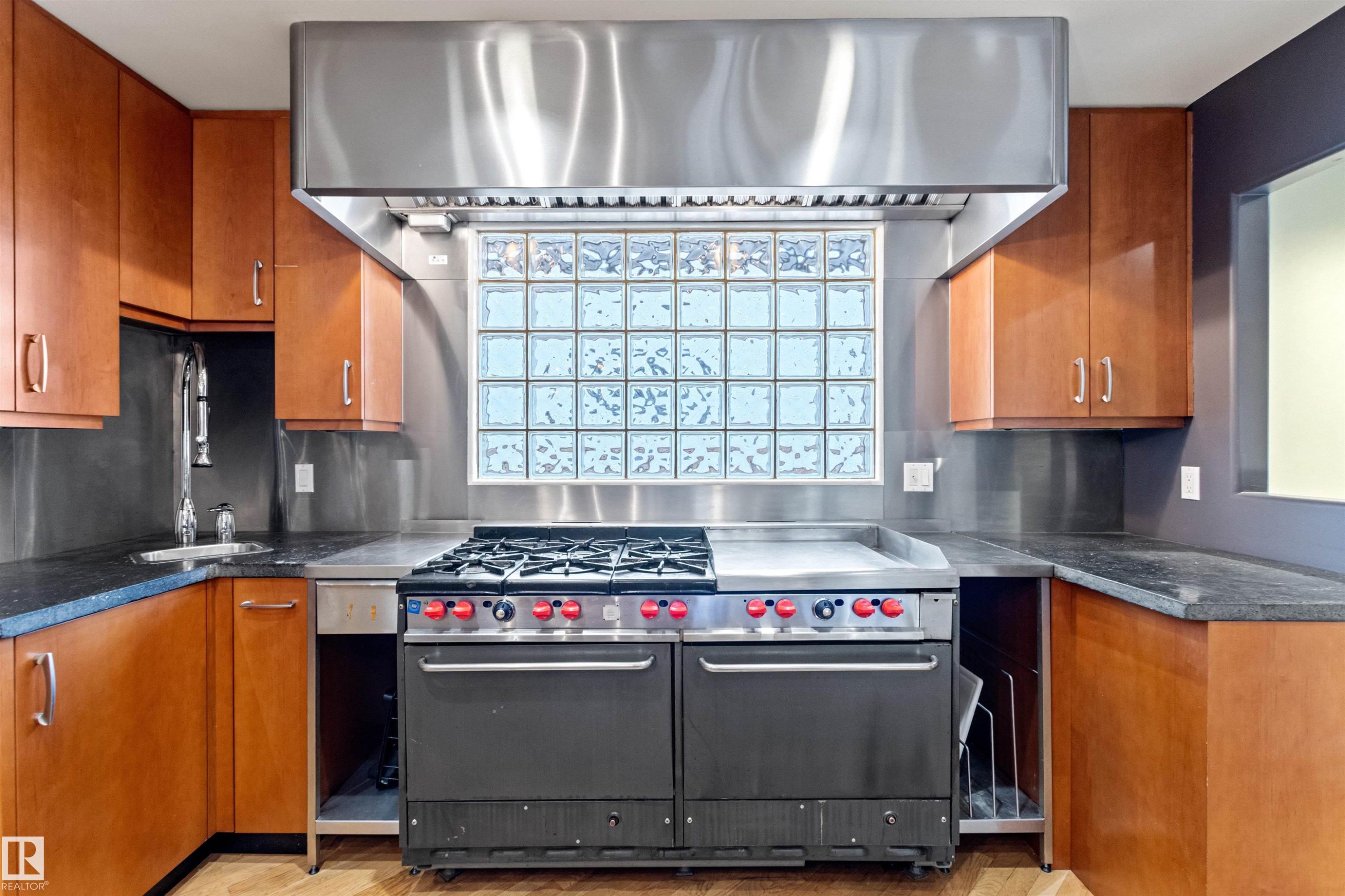 14403 83 Avenue, Edmonton, AB - Indoor Photo Showing Kitchen