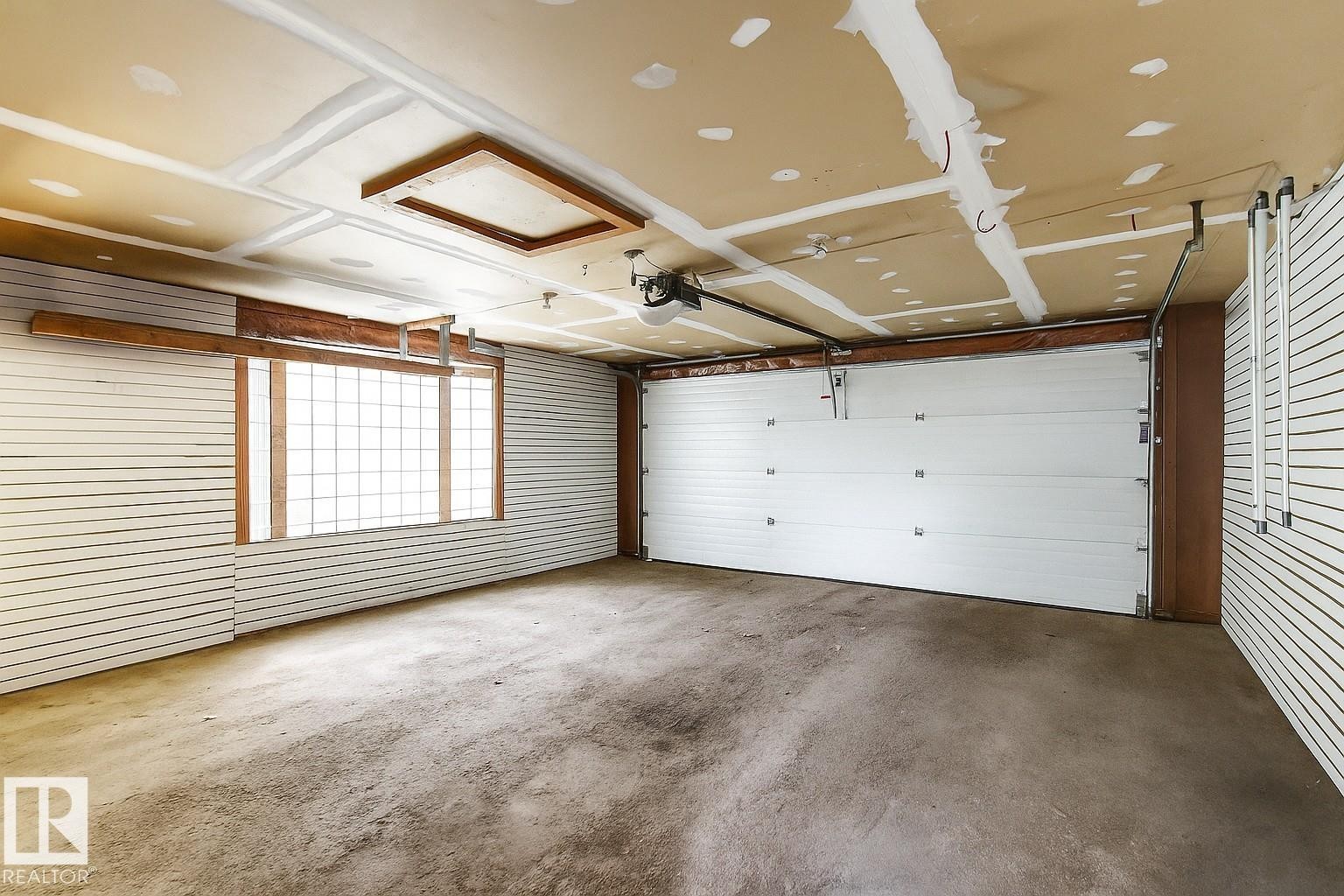 14403 83 Avenue, Edmonton, AB - Indoor Photo Showing Garage