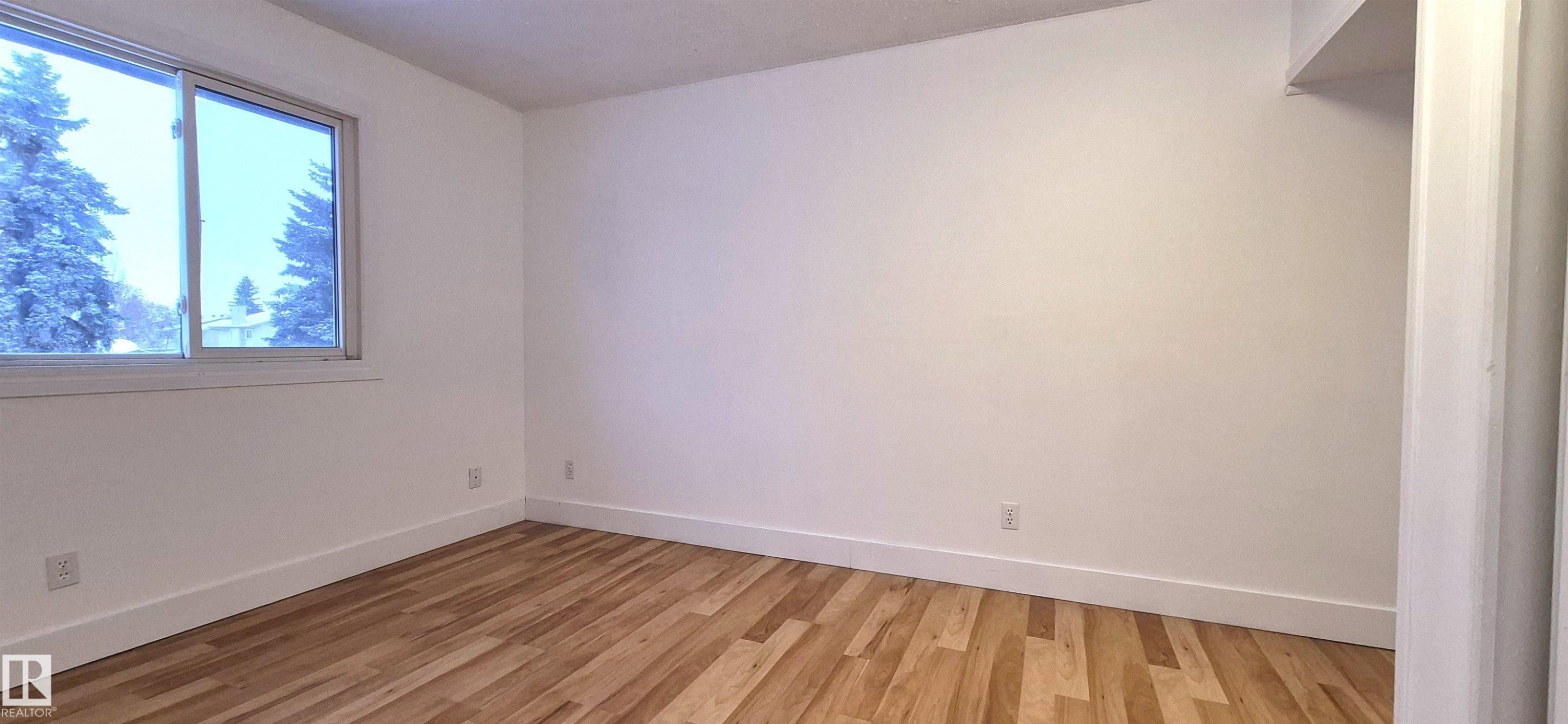 3619 30 Avenue, Edmonton, AB - Indoor Photo Showing Other Room