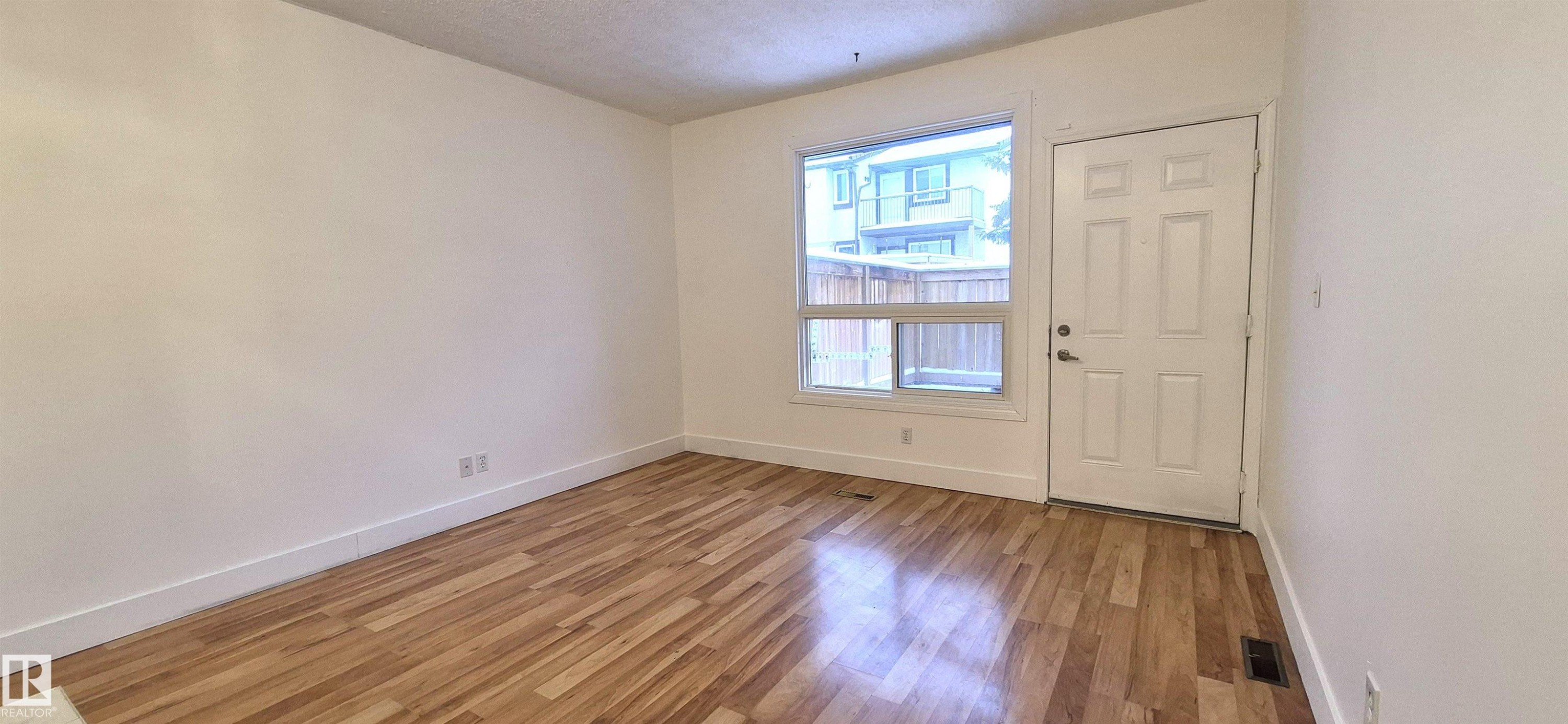 3619 30 Avenue, Edmonton, AB - Indoor Photo Showing Other Room