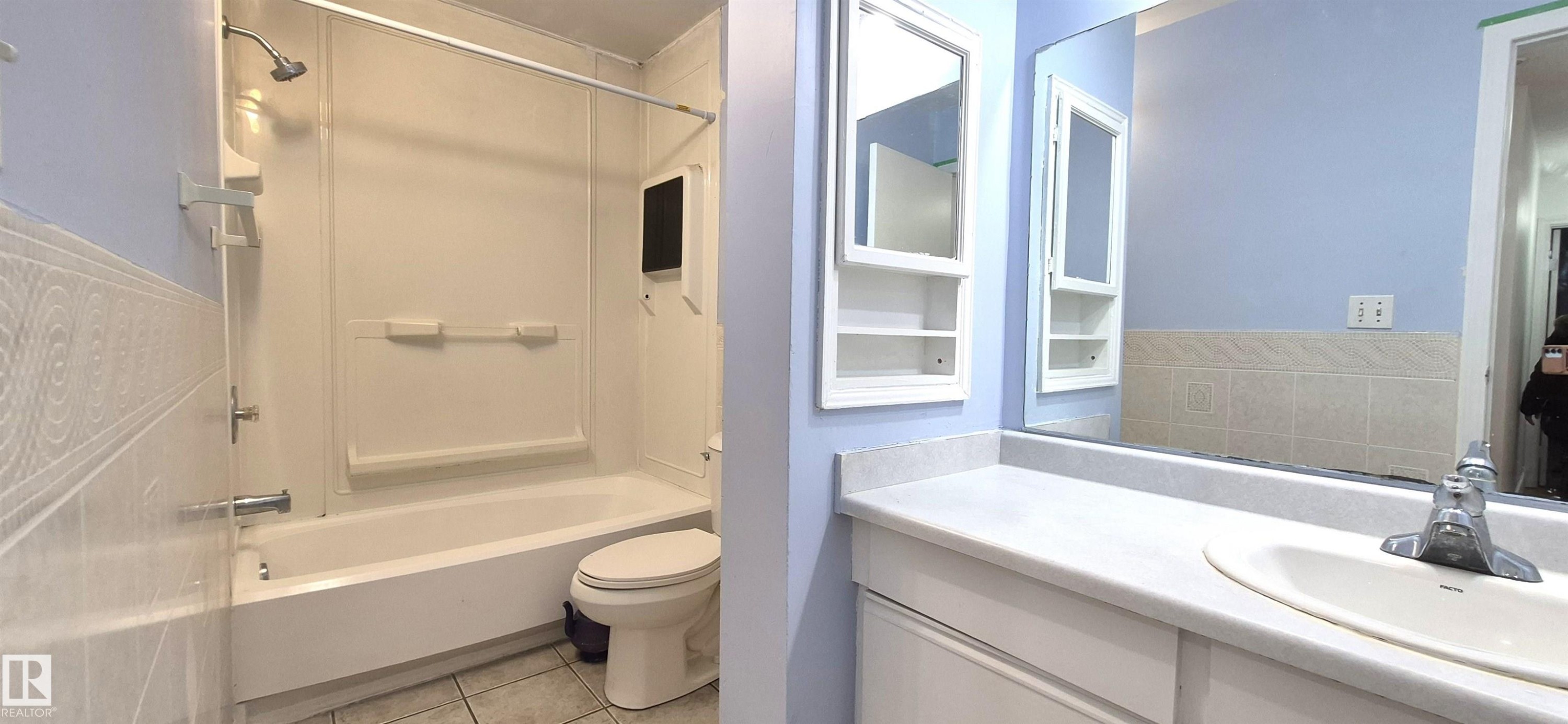3619 30 Avenue, Edmonton, AB - Indoor Photo Showing Bathroom