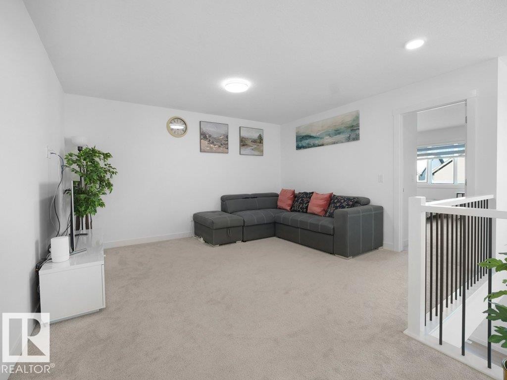 7020 177 Avenue, Edmonton, AB - Indoor