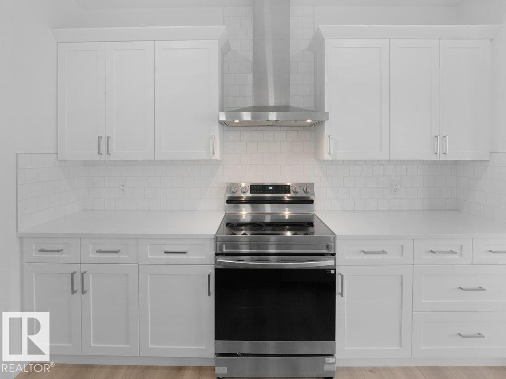 7020 177 Avenue, Edmonton, AB - Indoor Photo Showing Kitchen With Upgraded Kitchen