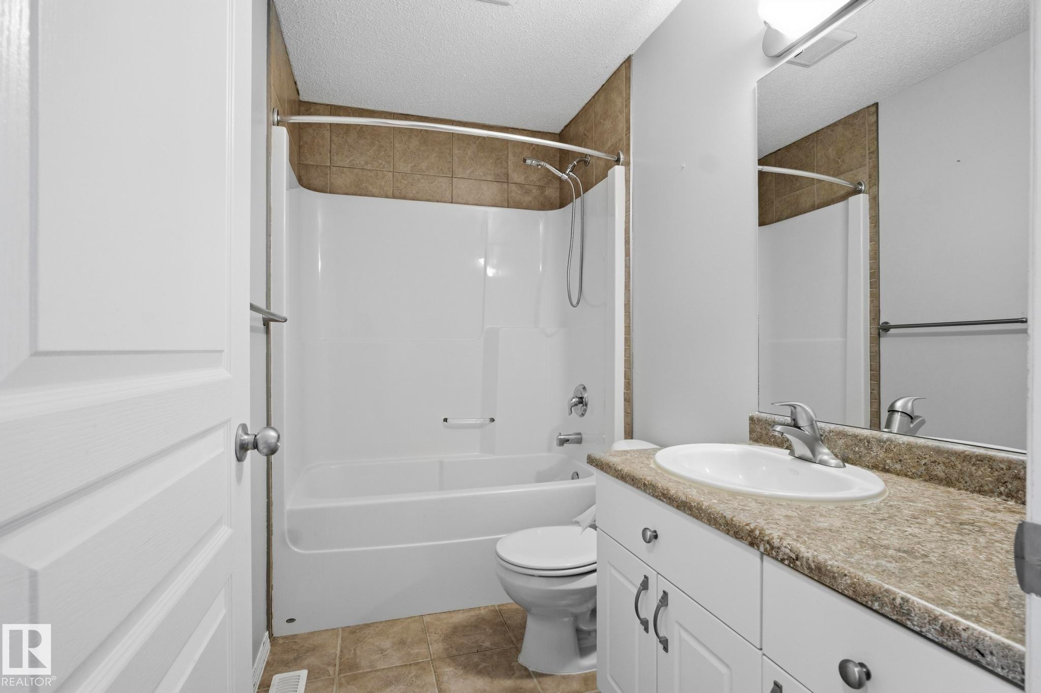225 Brookview Way, Stony Plain, AB - Indoor Photo Showing Bathroom