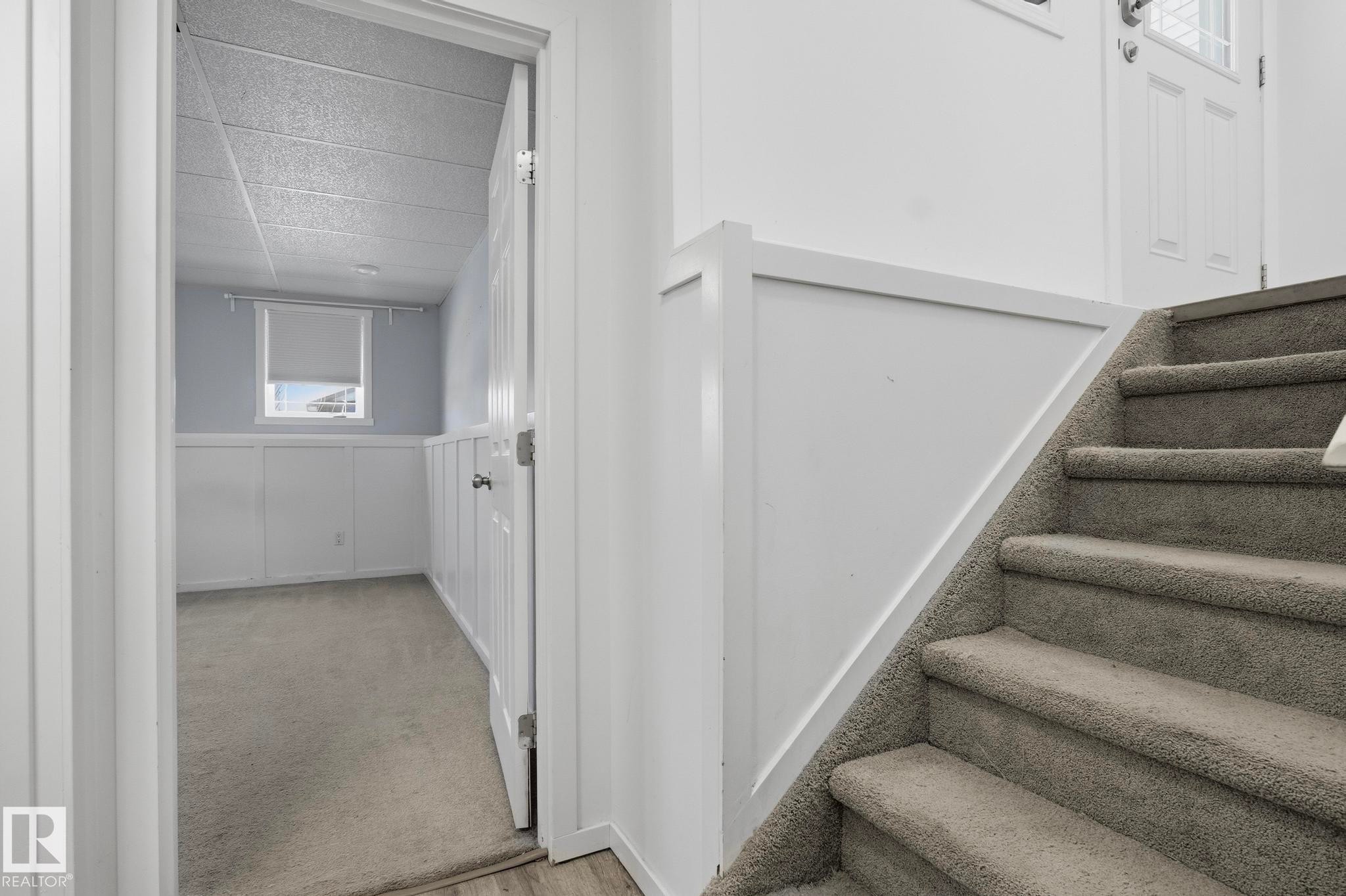 225 Brookview Way, Stony Plain, AB - Indoor Photo Showing Other Room