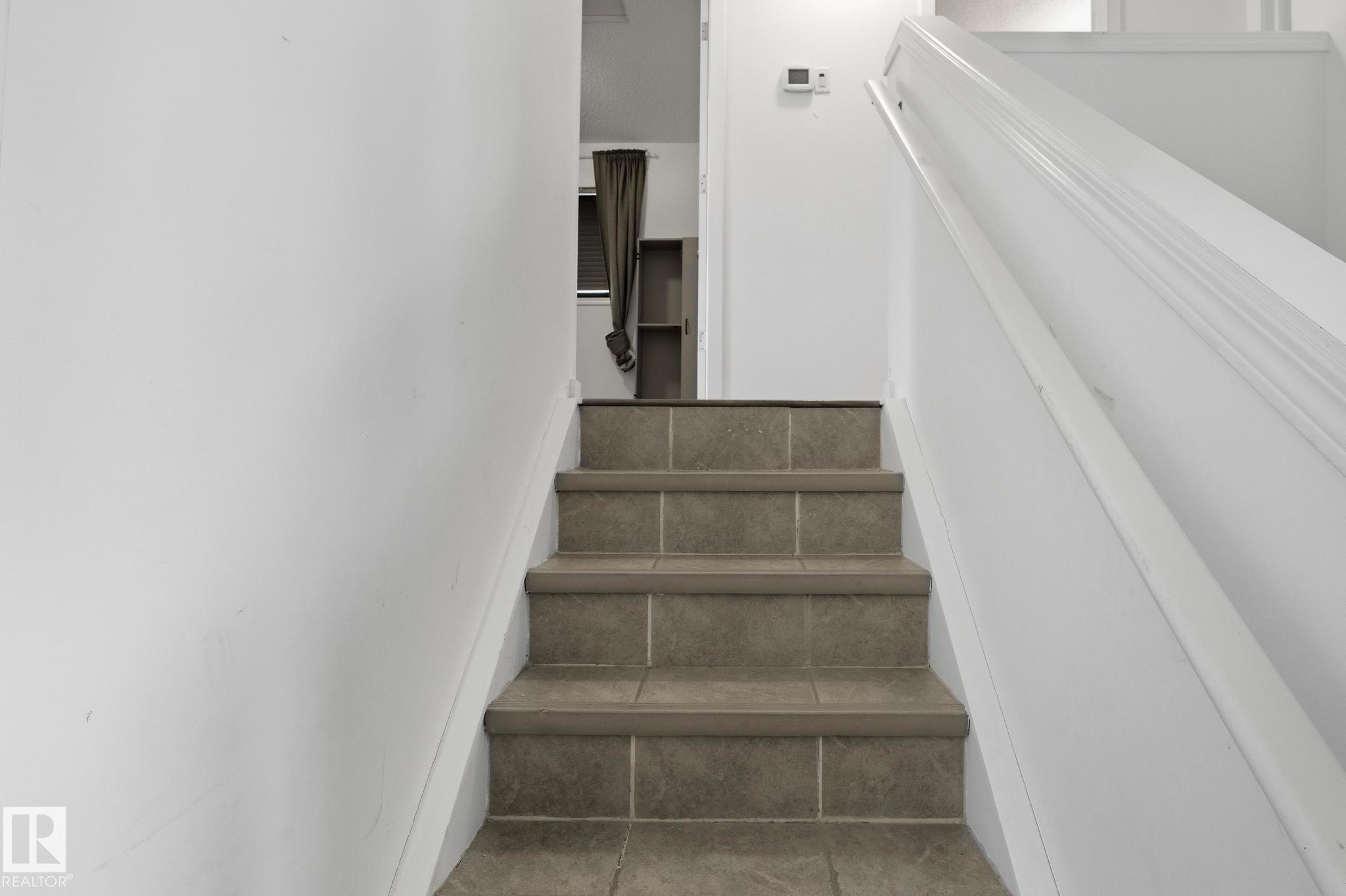 225 Brookview Way, Stony Plain, AB - Indoor Photo Showing Other Room