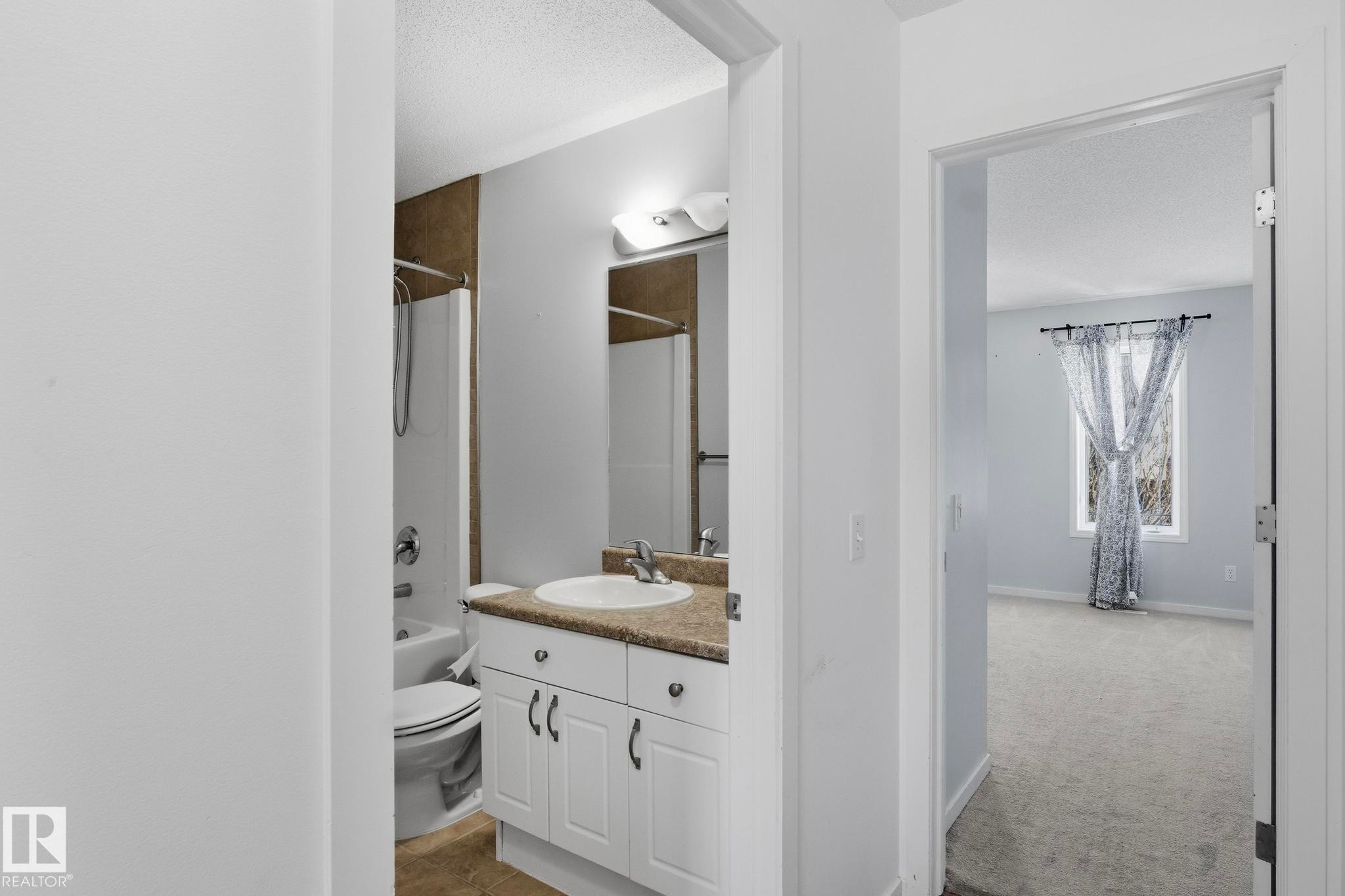 225 Brookview Way, Stony Plain, AB - Indoor