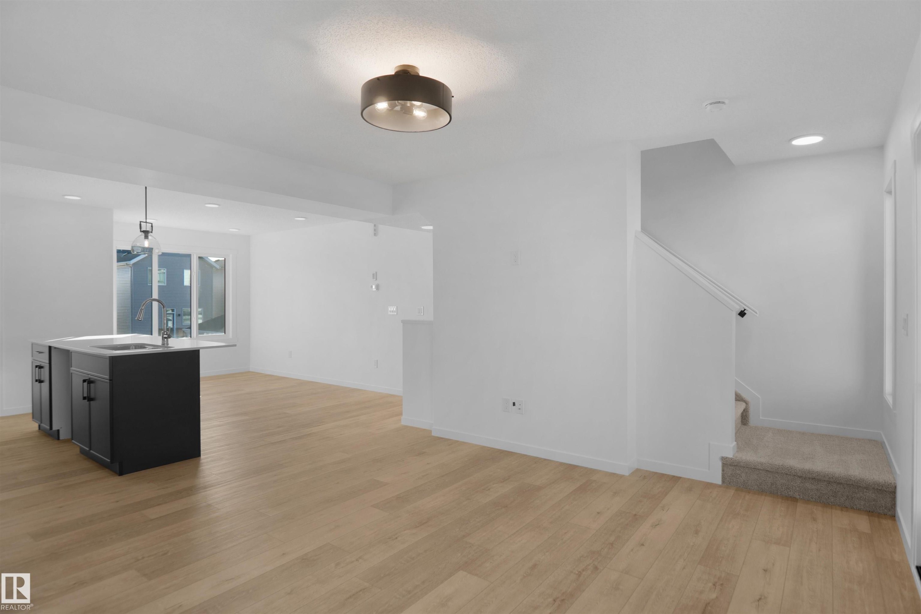 4195 Kinglet Drive, Edmonton, AB - Indoor