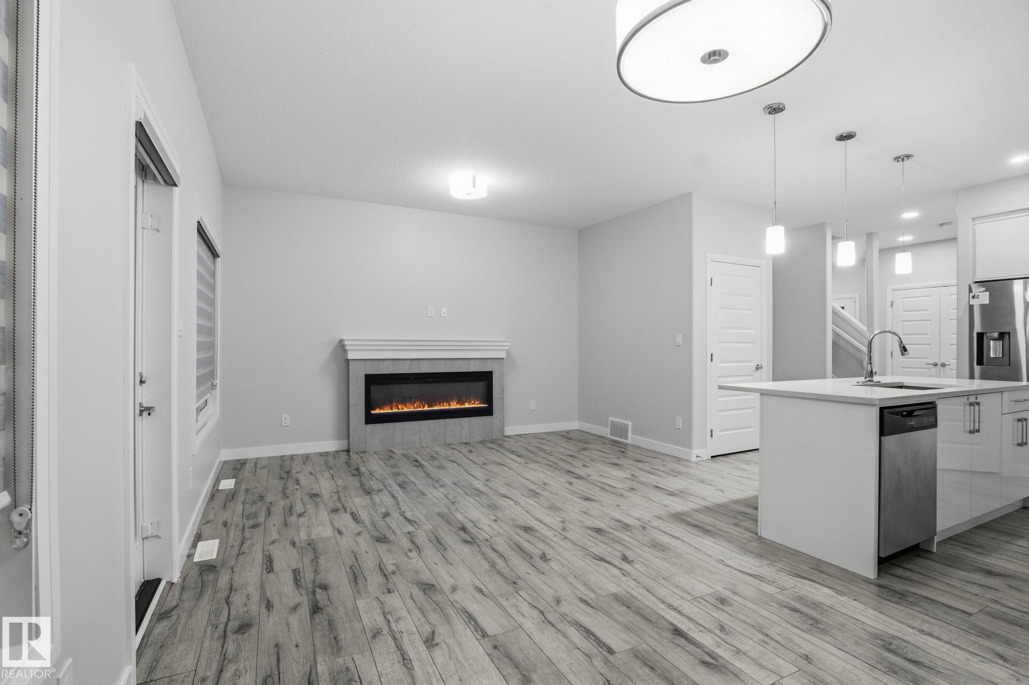 7438 Chivers Crescent, Edmonton, AB - Indoor With Fireplace