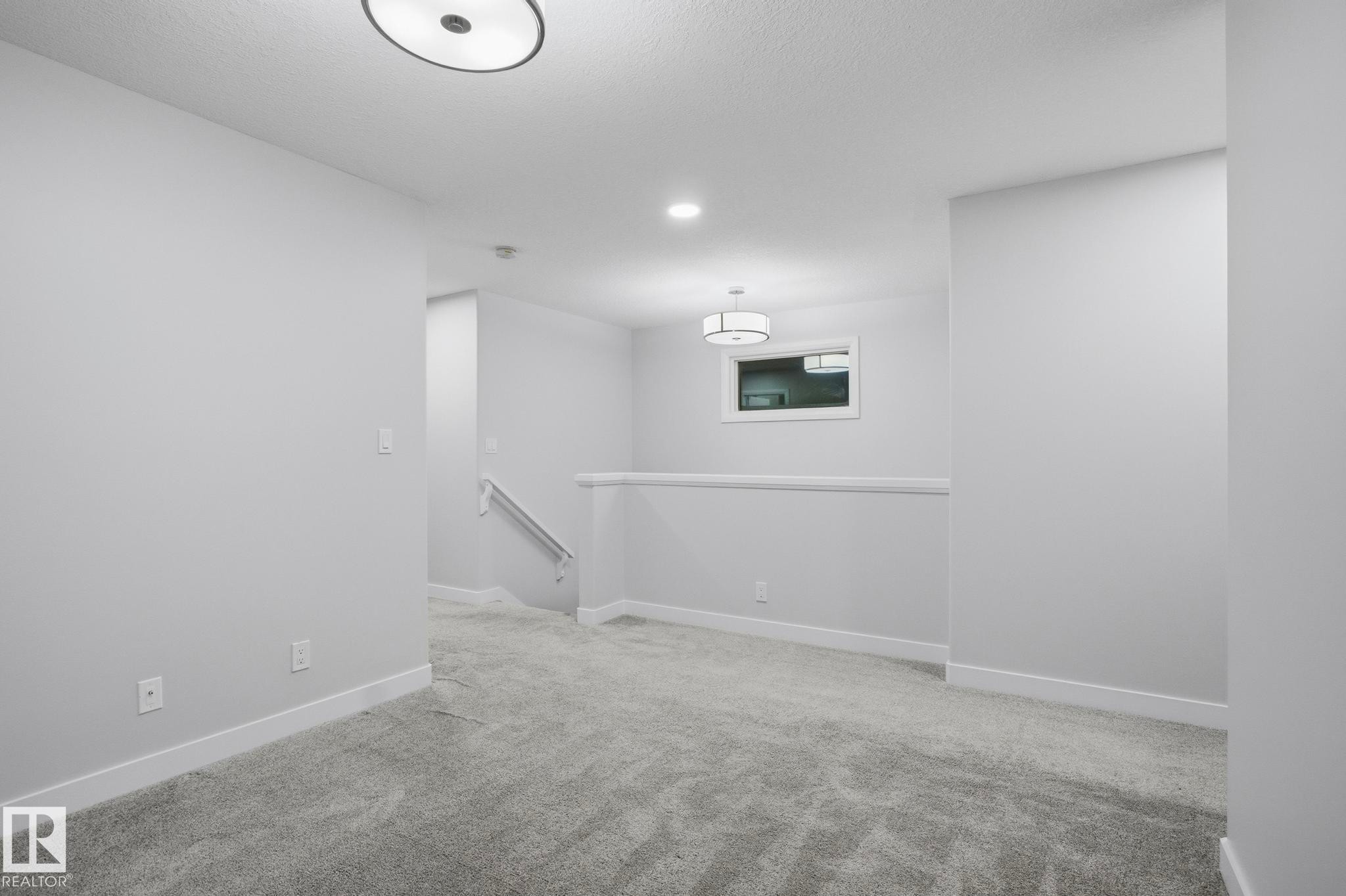 7438 Chivers Crescent, Edmonton, AB - Indoor Photo Showing Other Room