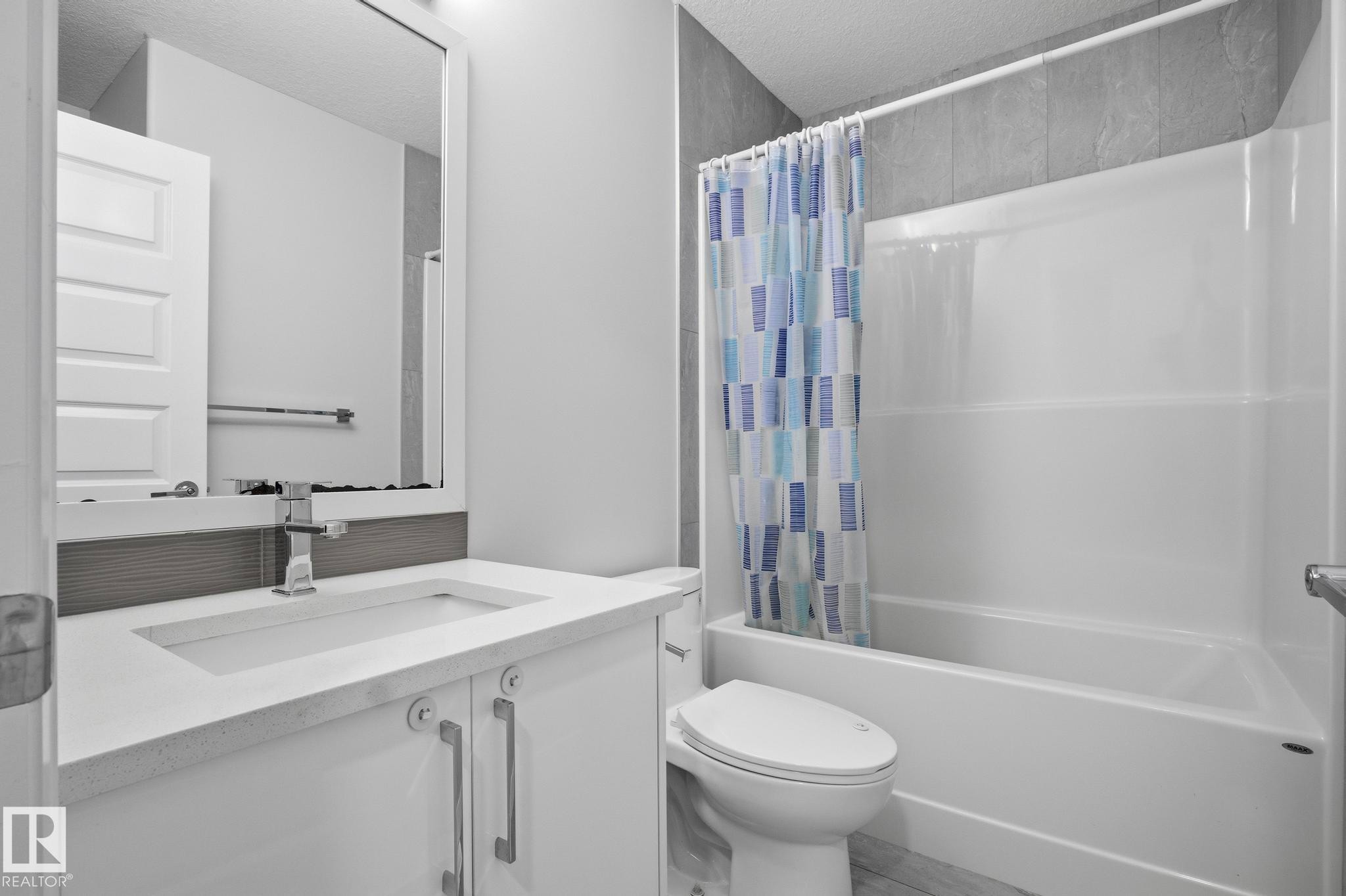 7438 Chivers Crescent, Edmonton, AB - Indoor Photo Showing Bathroom