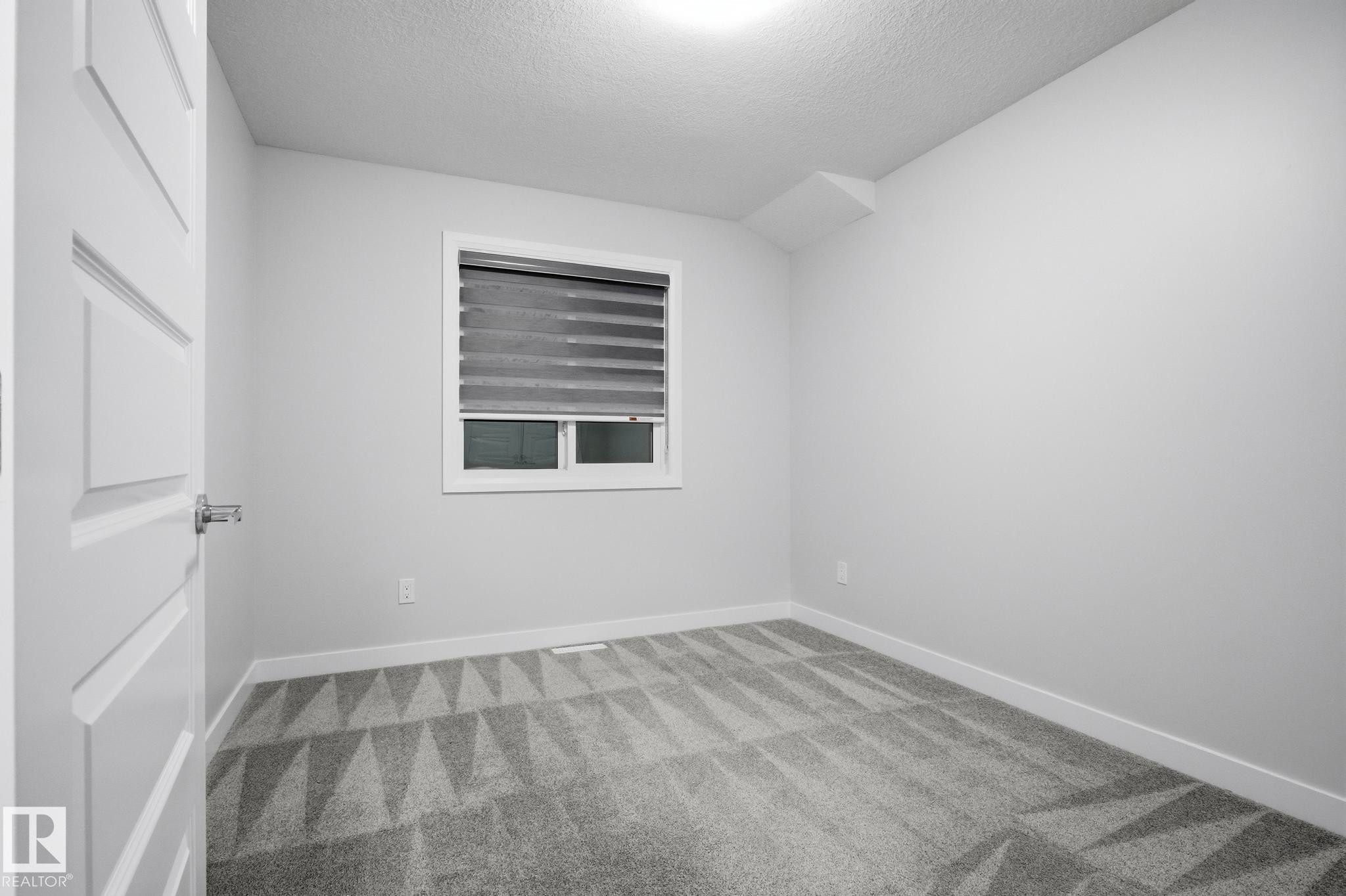 7438 Chivers Crescent, Edmonton, AB - Indoor Photo Showing Other Room