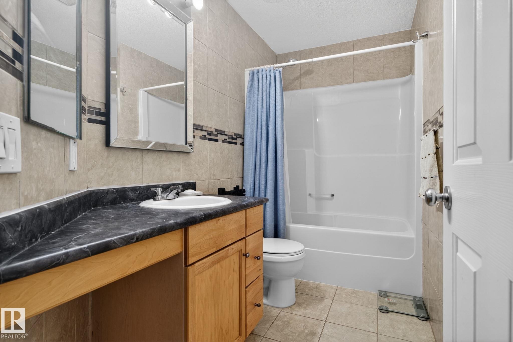 12944 162 Avenue, Edmonton, AB - Indoor Photo Showing Bathroom