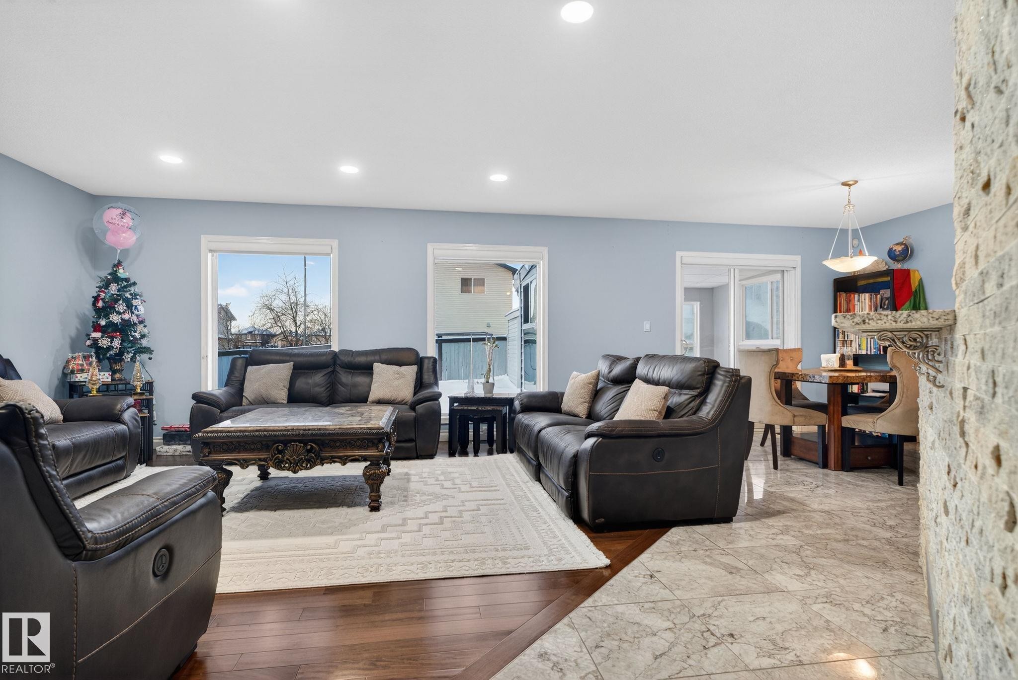 12944 162 Avenue, Edmonton, AB - Indoor Photo Showing Living Room