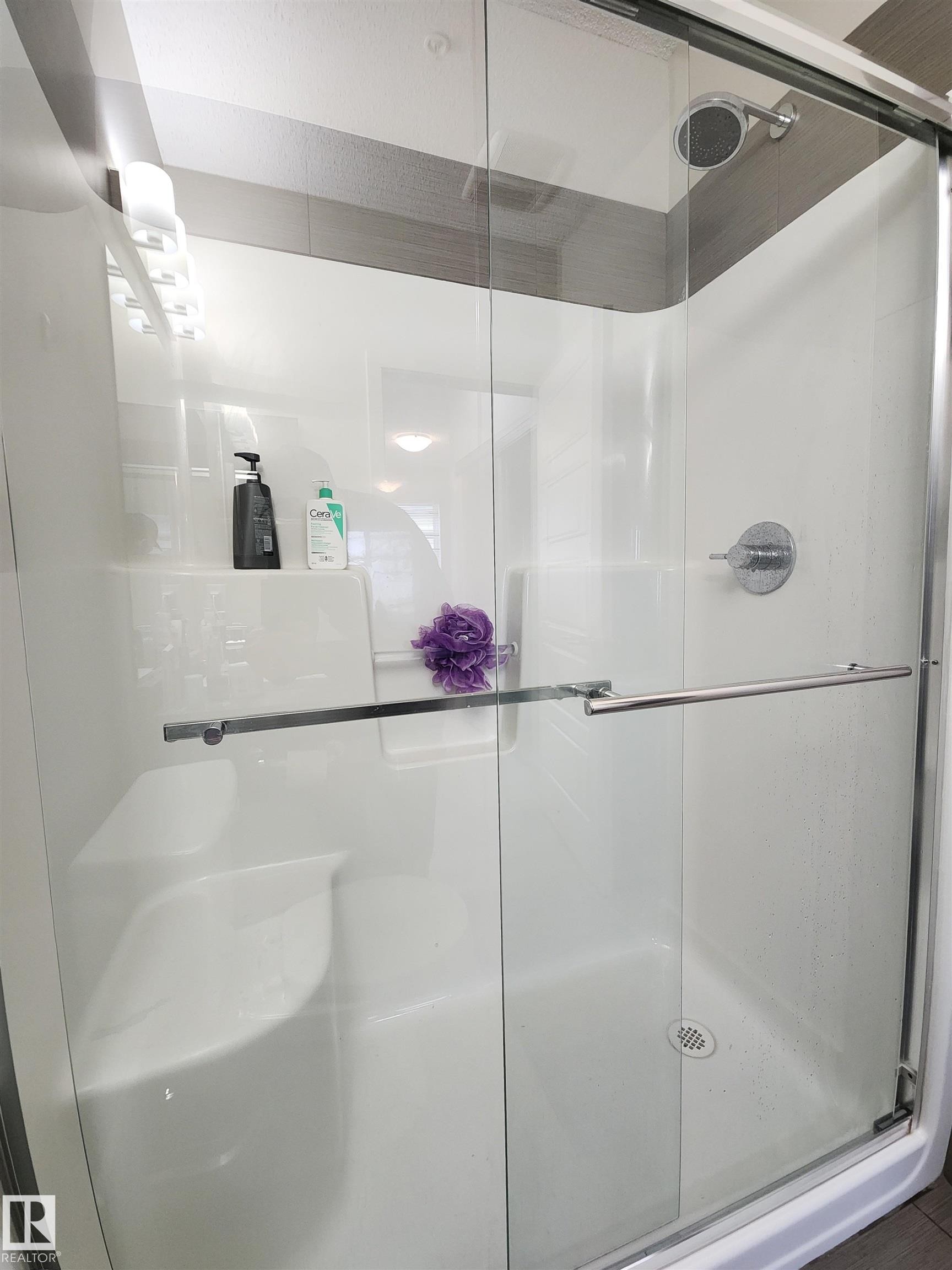 403 1004 Rosenthal Boulevard, Edmonton, AB - Indoor Photo Showing Bathroom