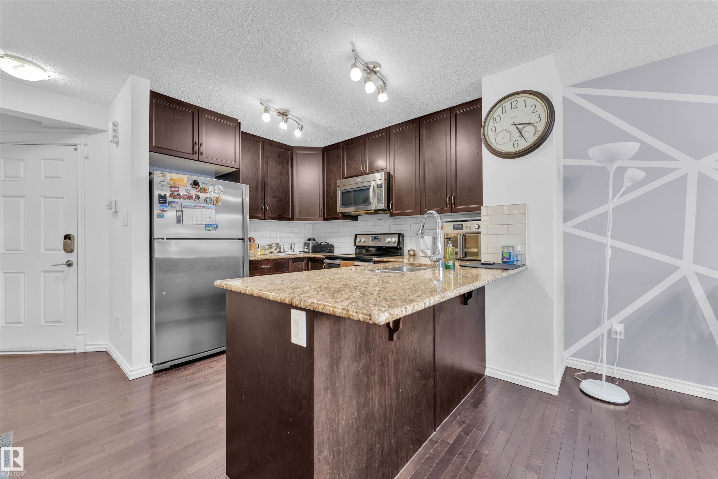 3722 9 Street, Edmonton, AB - Indoor Photo Showing Kitchen