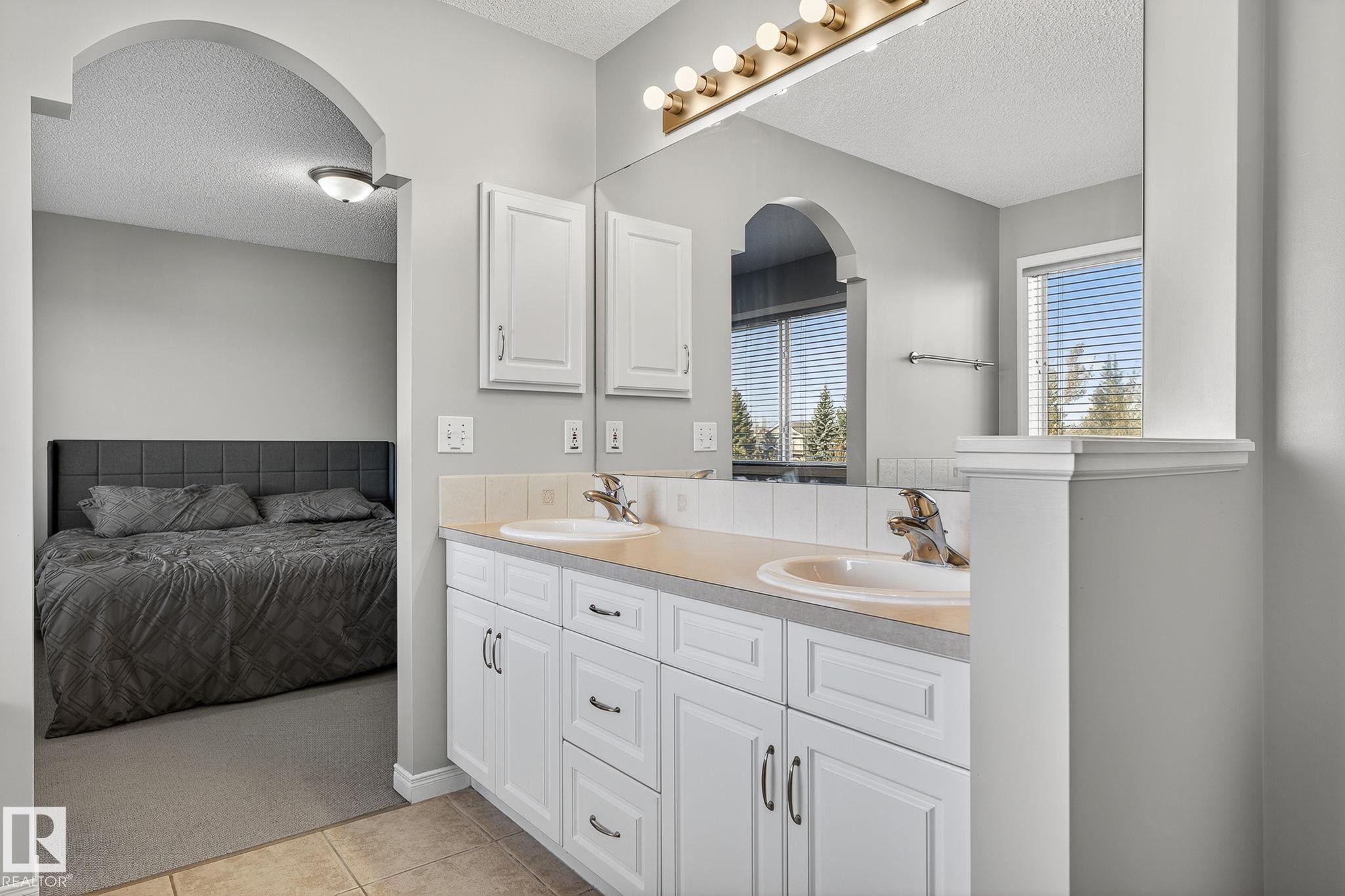 1147 Rutherford Close, Edmonton, AB - Indoor Photo Showing Bathroom