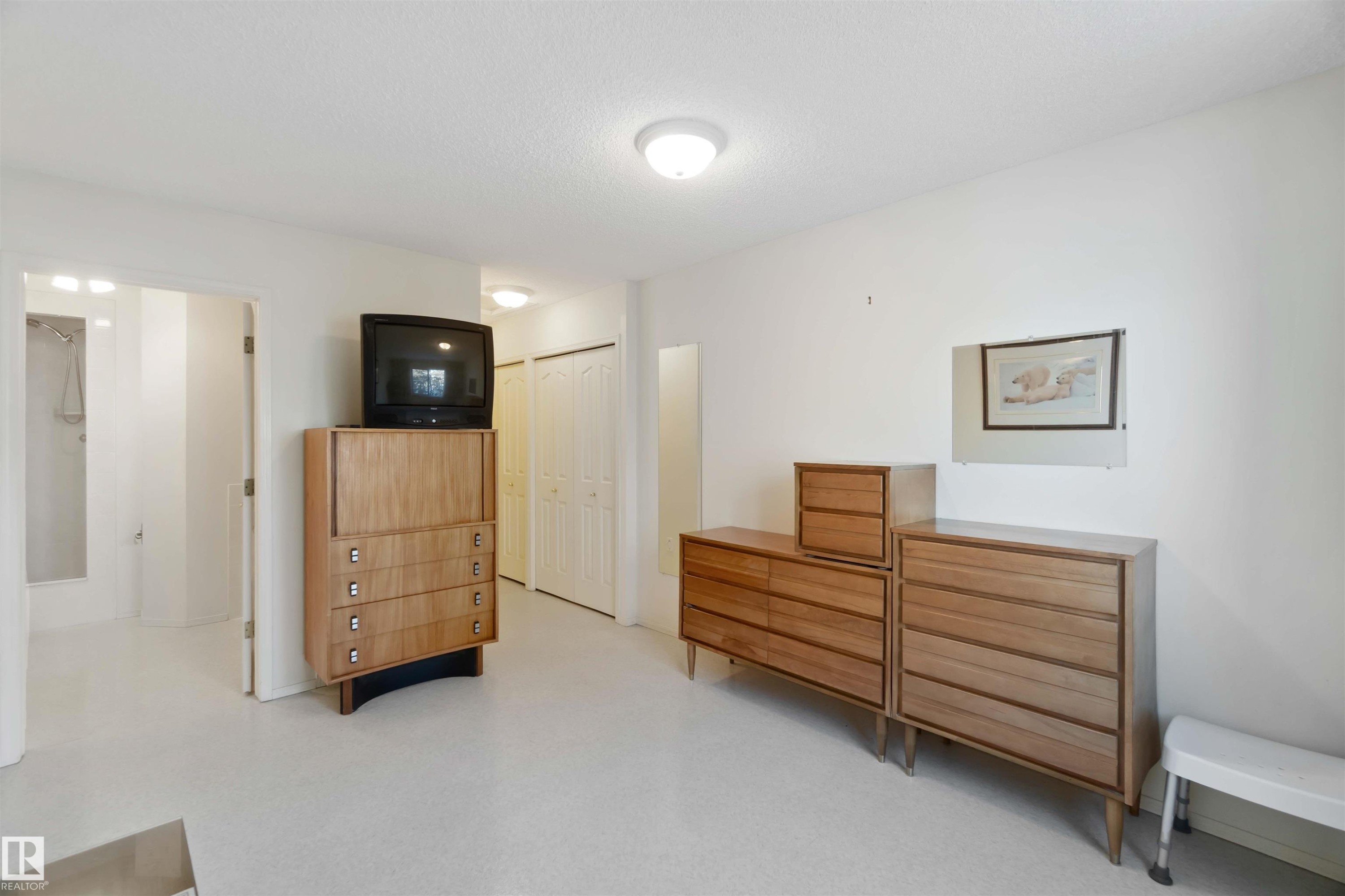 11620 170 Avenue, Edmonton, AB - Indoor