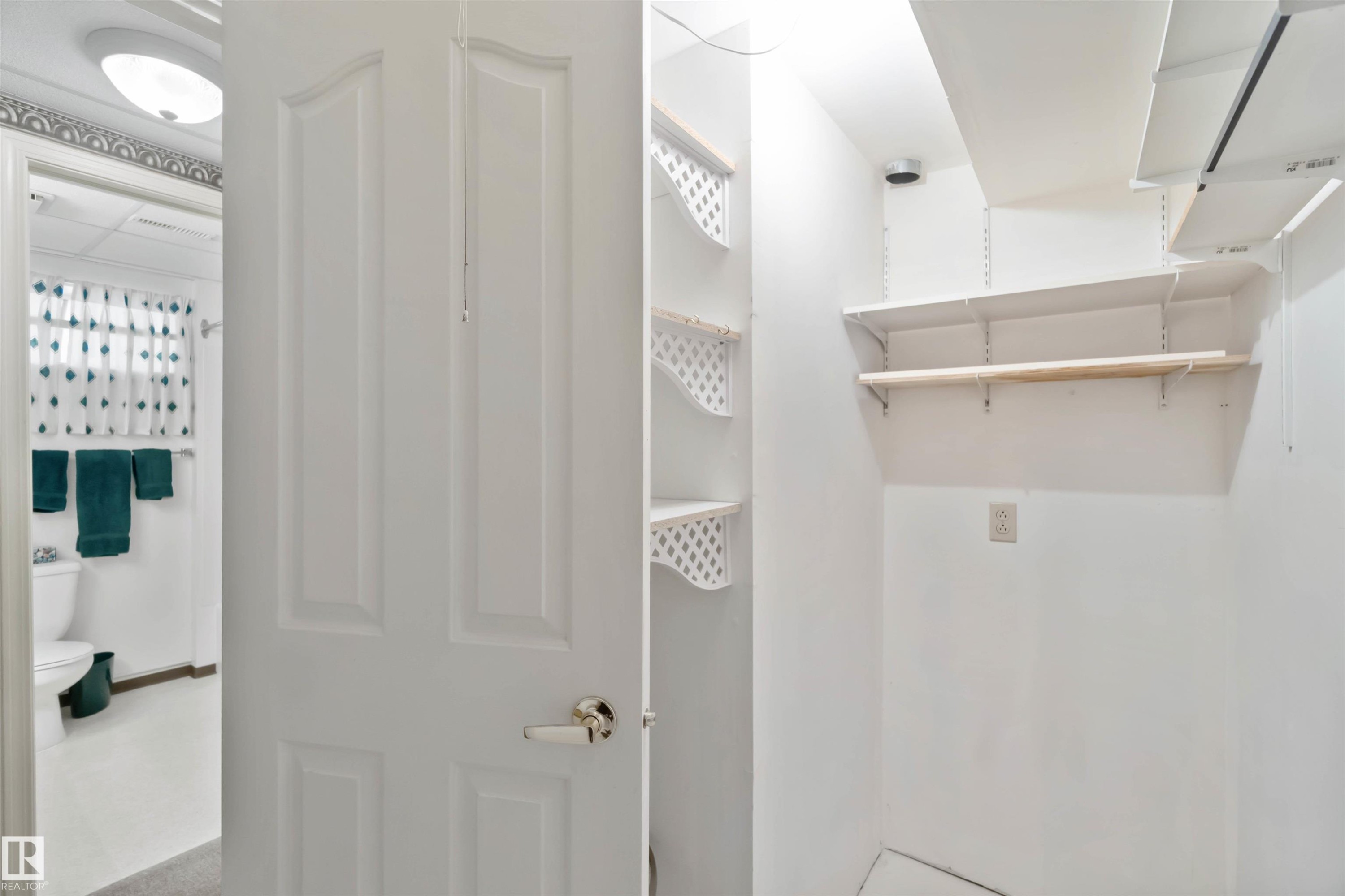 11620 170 Avenue, Edmonton, AB - Indoor