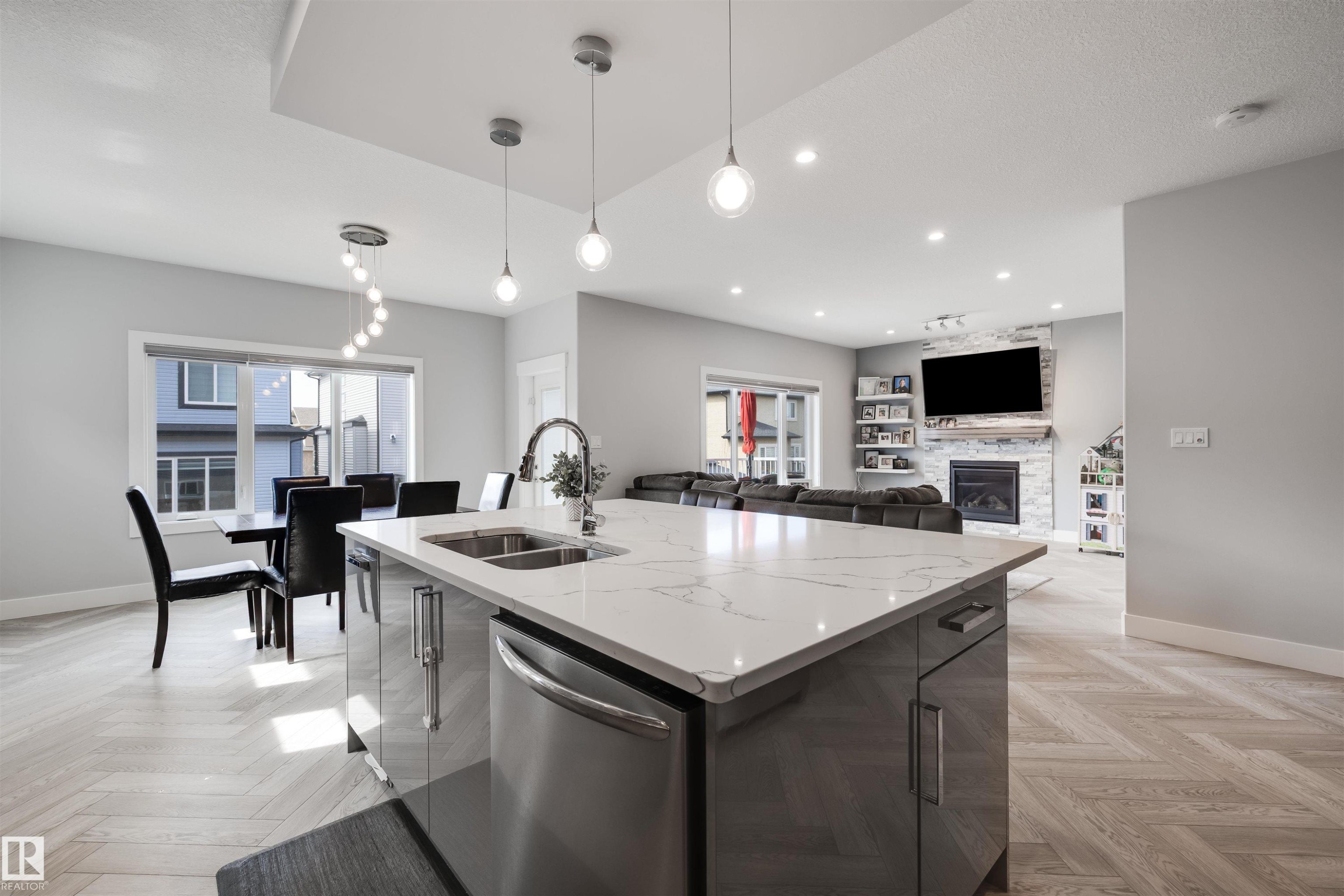 3901 44 Avenue, Beaumont, AB - Indoor Photo Showing Kitchen With Double Sink With Upgraded Kitchen