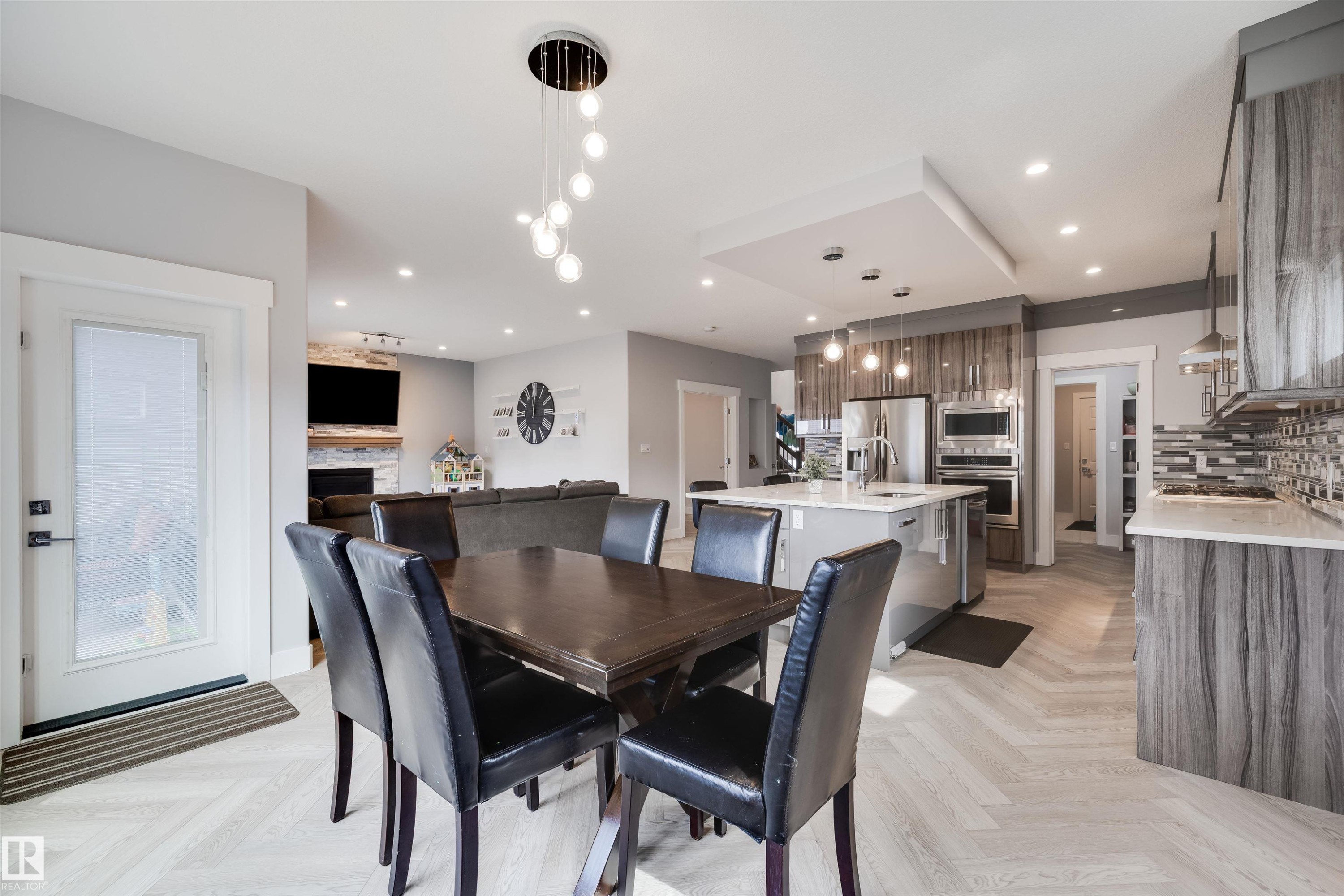 3901 44 Avenue, Beaumont, AB - Indoor Photo Showing Dining Room