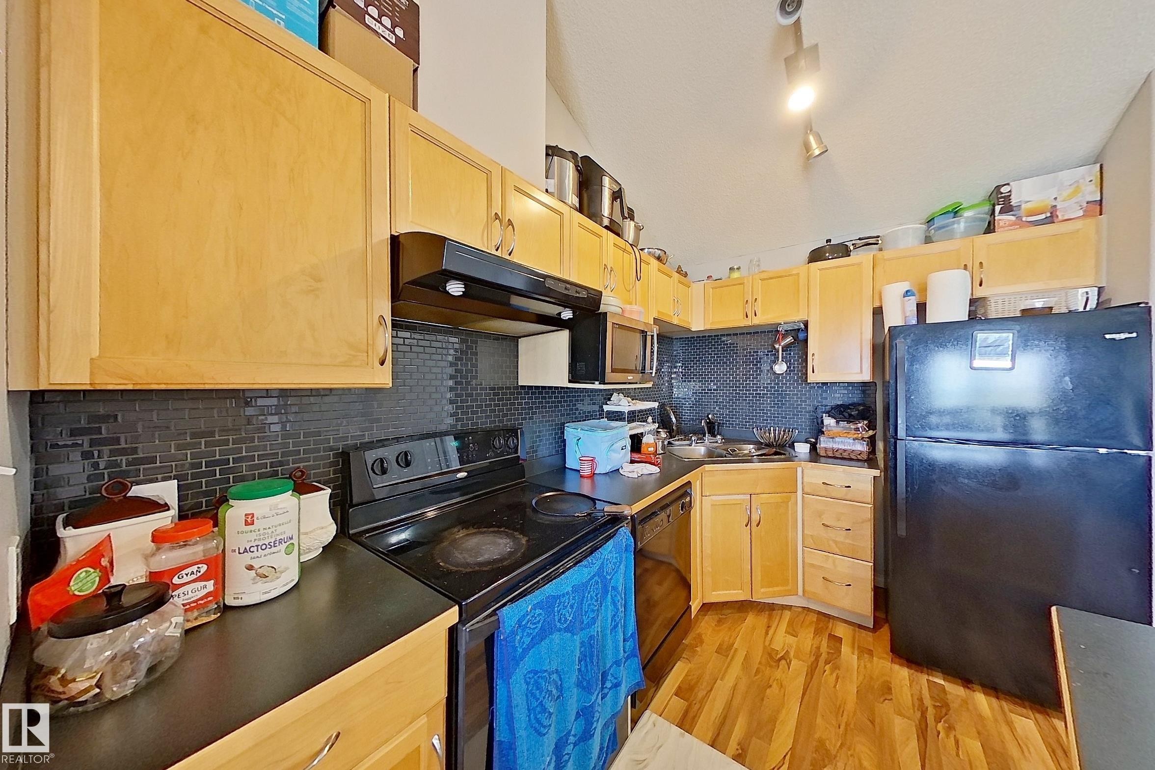 418 3425 19 Street, Edmonton, AB - Indoor Photo Showing Kitchen