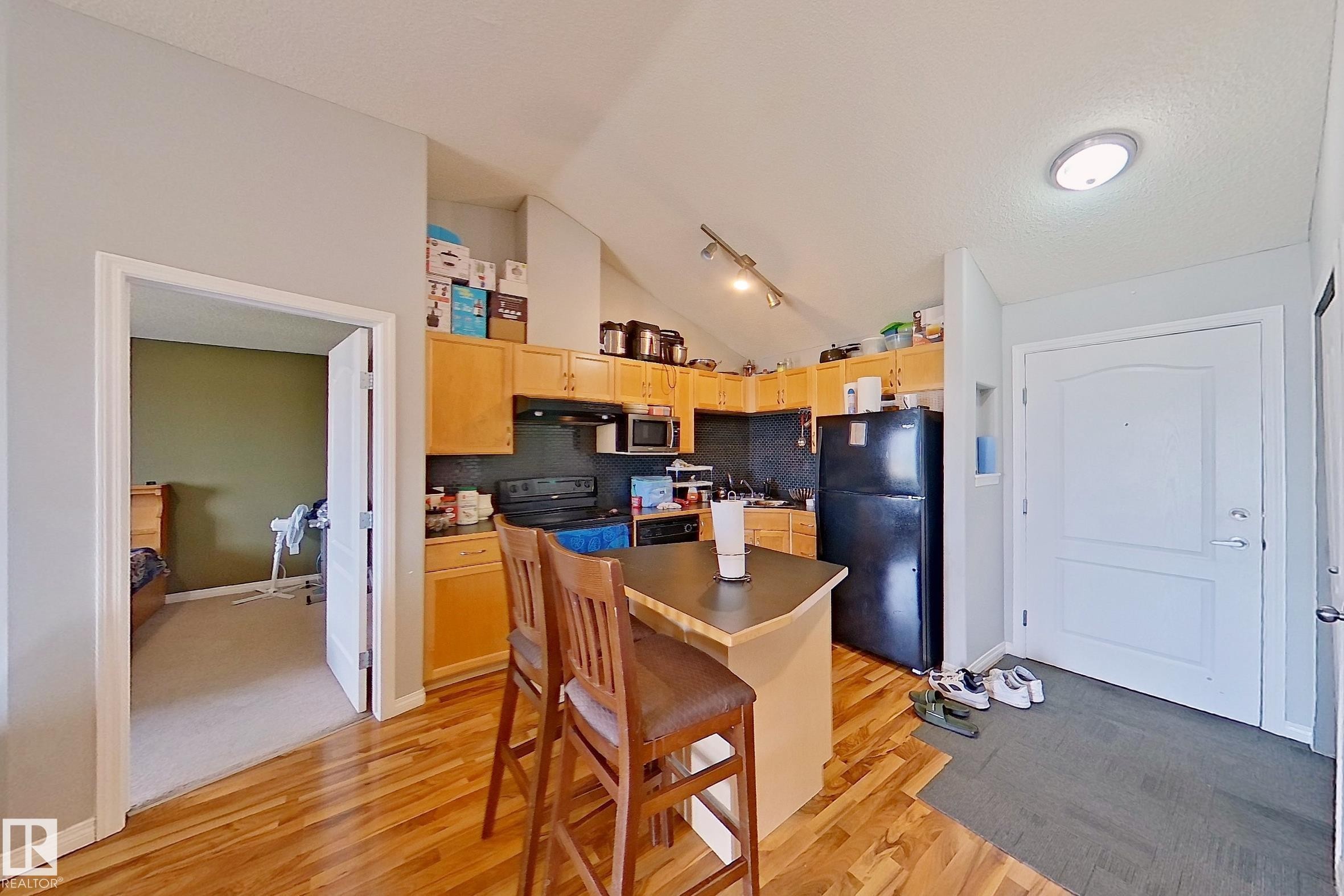 418 3425 19 Street, Edmonton, AB - Indoor