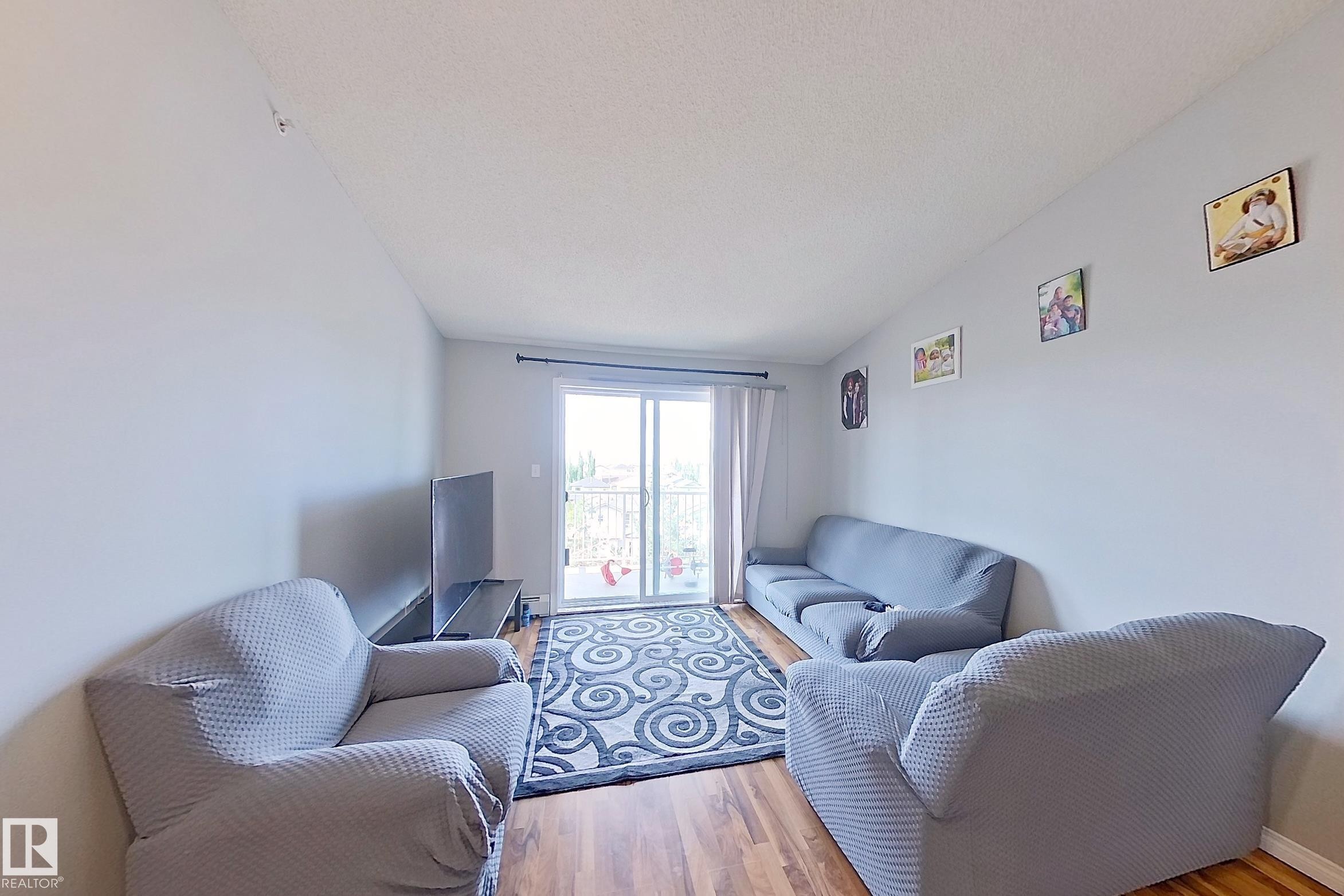 418 3425 19 Street, Edmonton, AB - Indoor Photo Showing Living Room