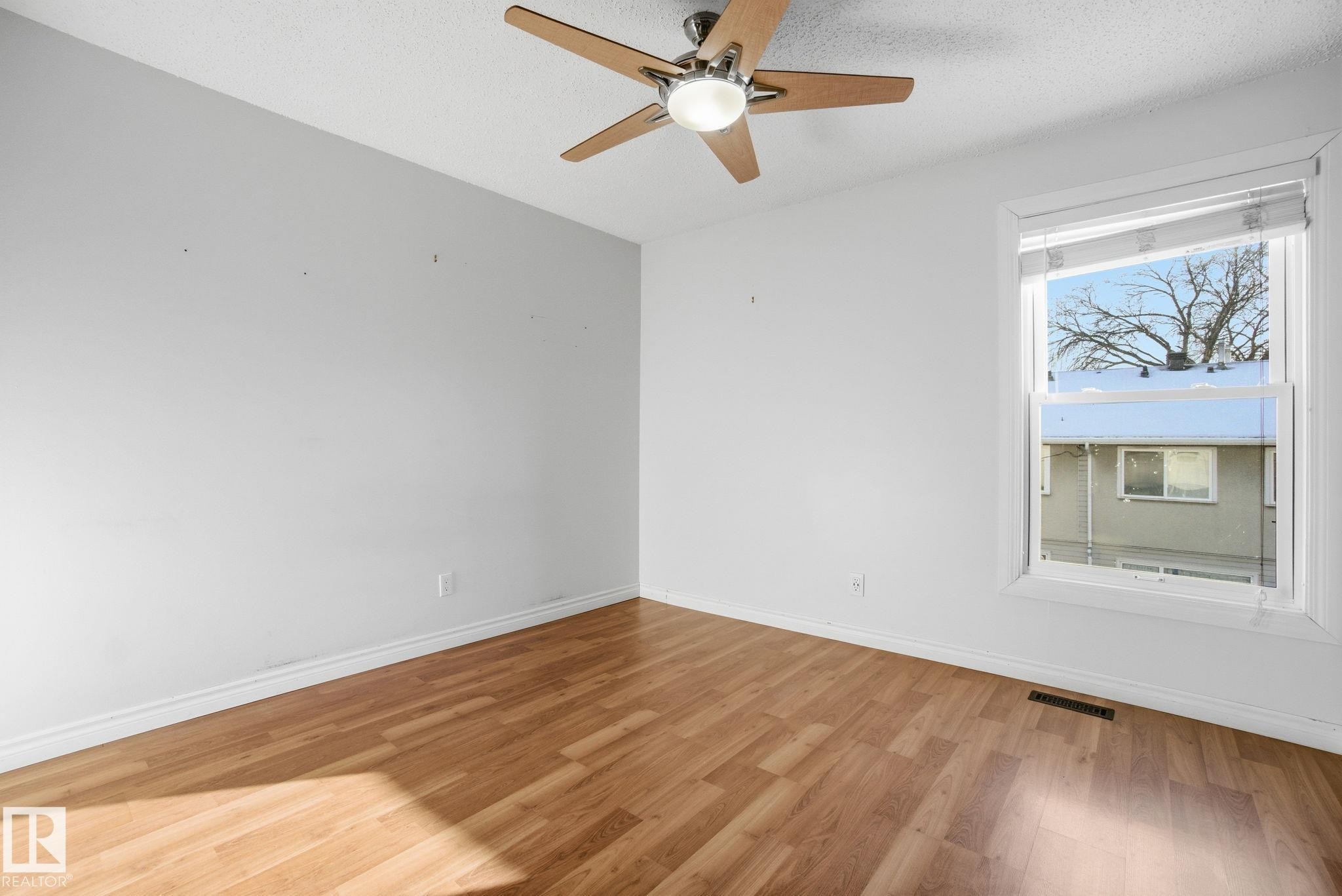 457 Abbottsfield Road, Edmonton, AB - Indoor Photo Showing Other Room
